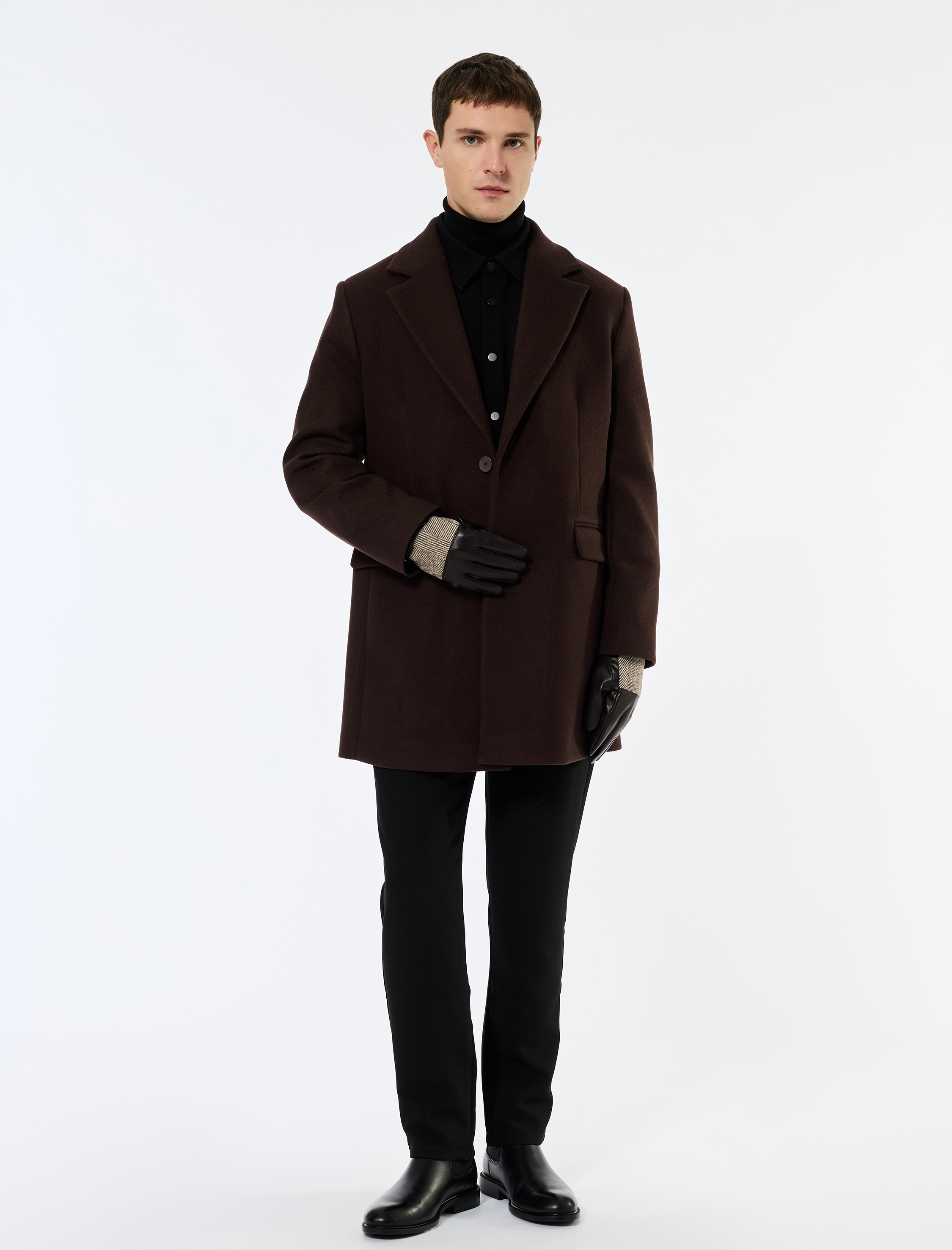   Uzun Kollu Kapaklı Cepli Düğmeli Mono Yaka Kaşe Kaban