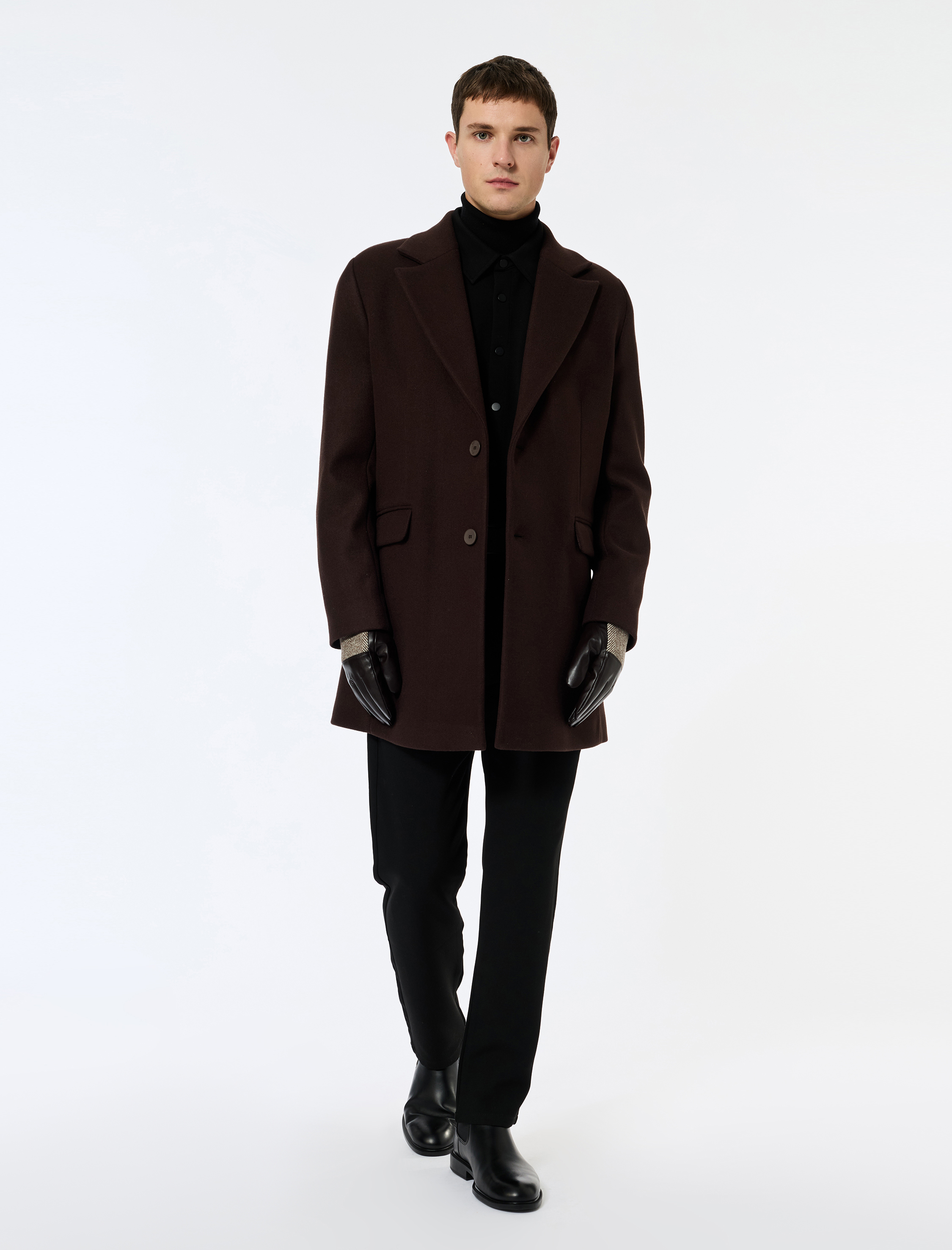   Uzun Kollu Kapaklı Cepli Düğmeli Mono Yaka Kaşe Kaban