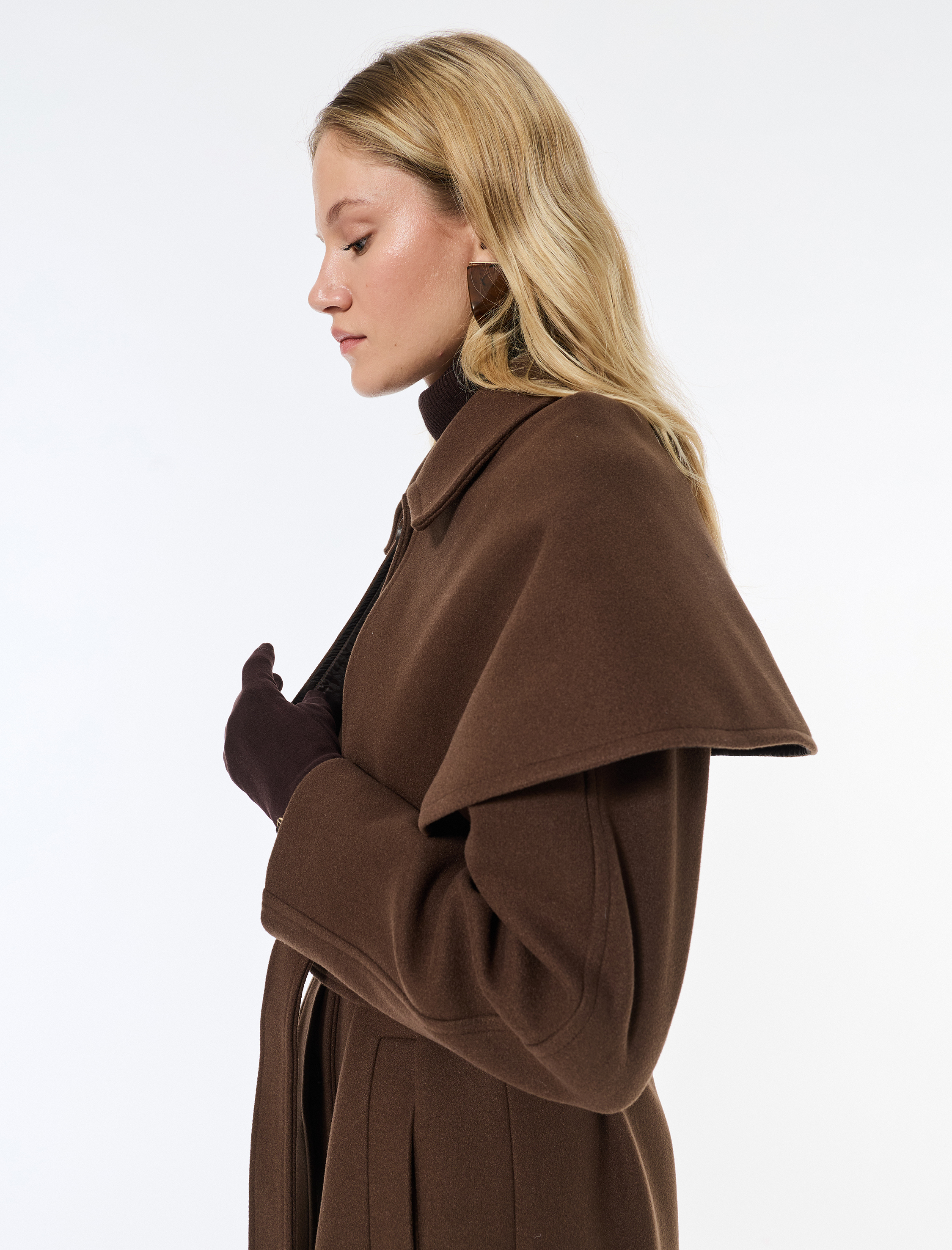   Pelerin Yaka Kaban Kaşe Kemerli Cepli Düğmeli Uzun Kollu