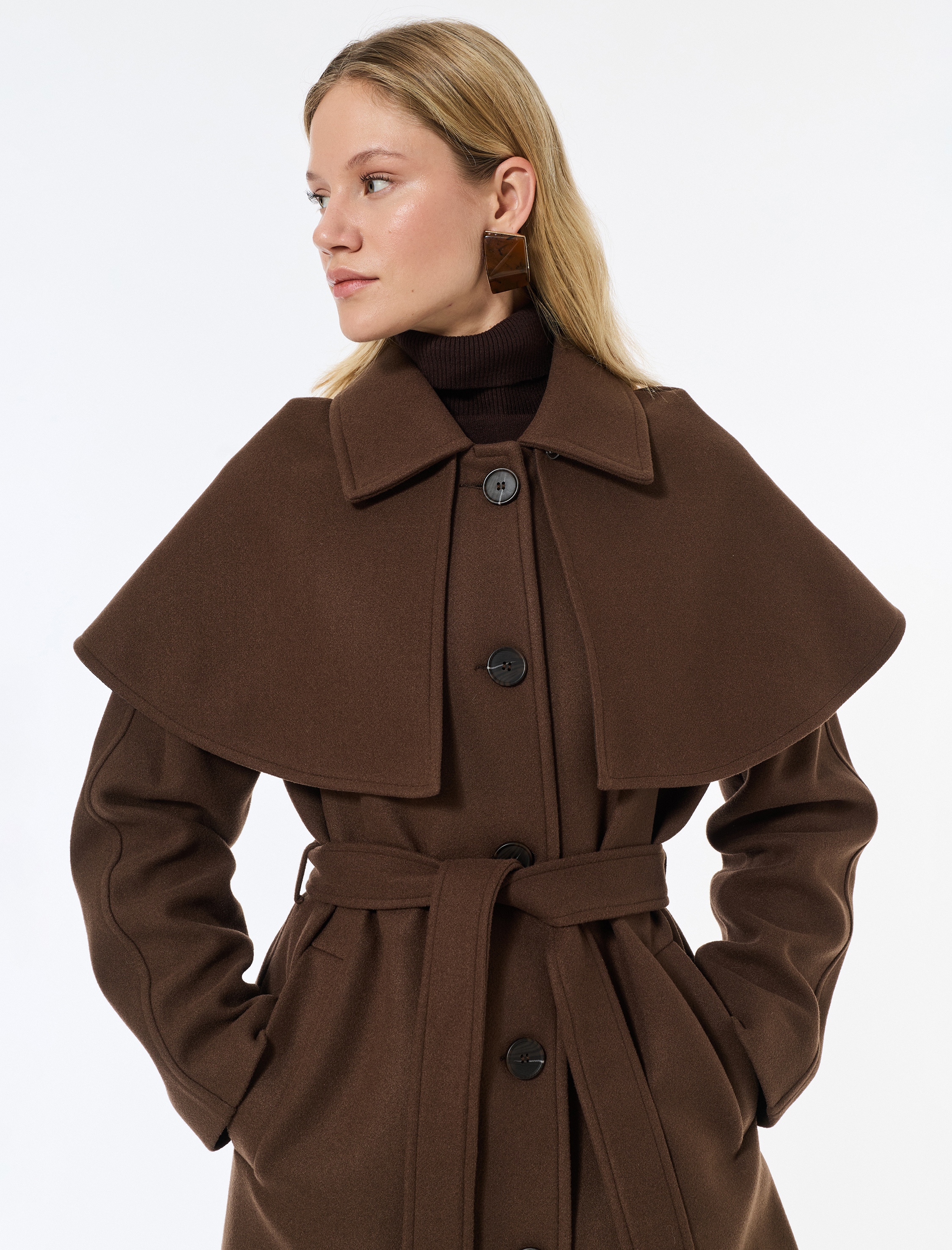   Pelerin Yaka Kaban Kaşe Kemerli Cepli Düğmeli Uzun Kollu