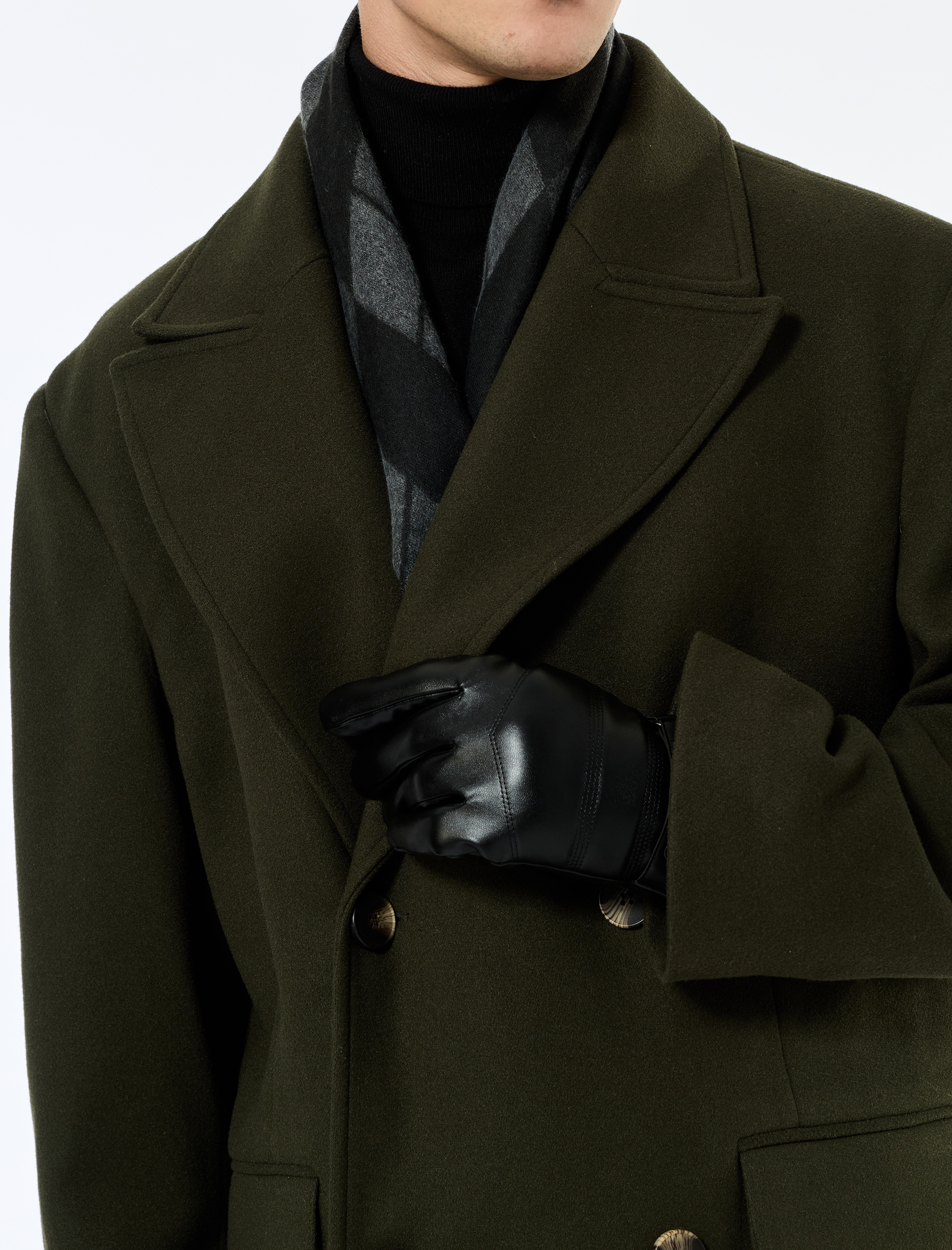   Uzun Kollu Kapaklı Cepli Düğmeli Kruvaze Yaka Kaşe Kaban