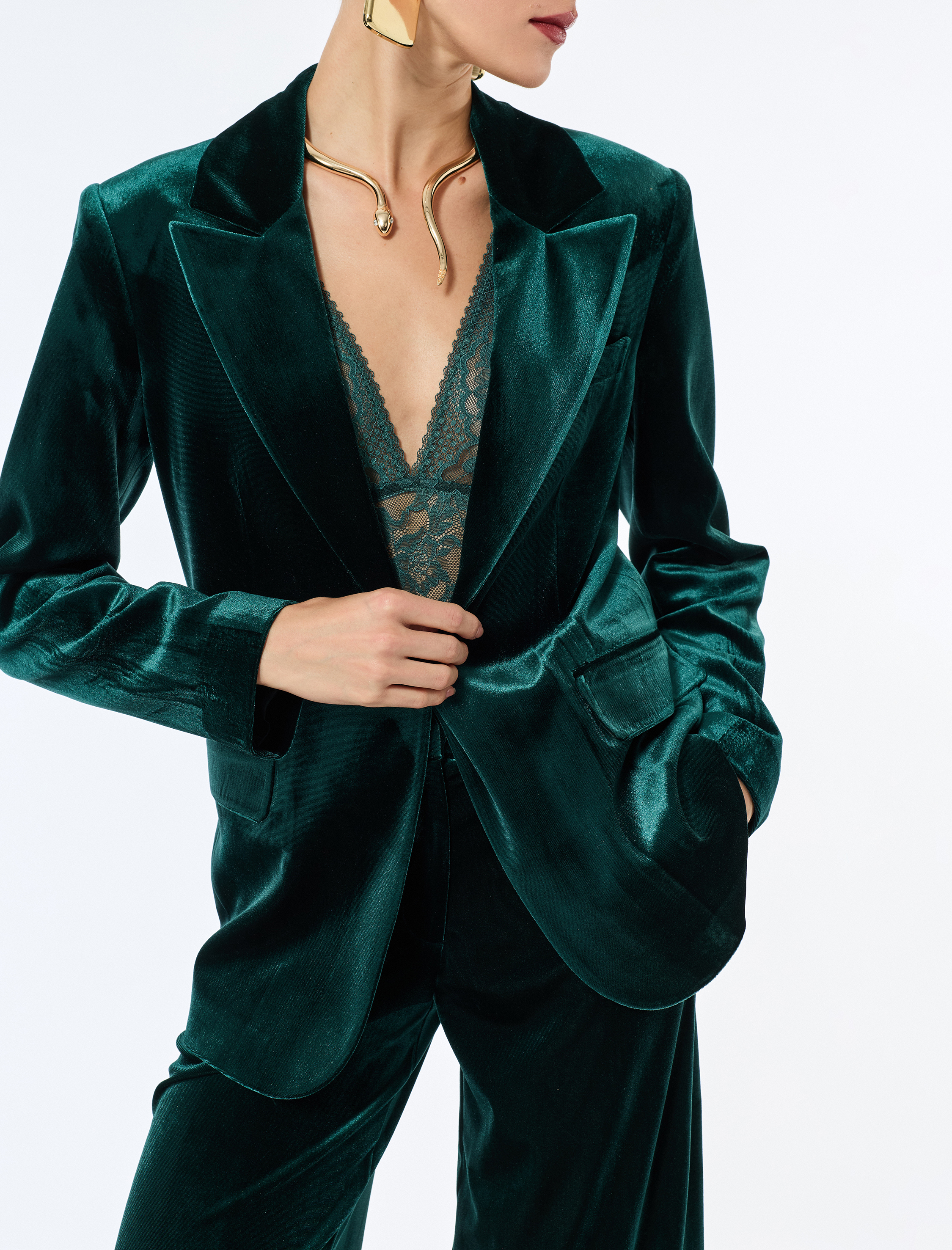   Uzun Kollu Düğmeli Cepli Kadife Blazer Ceket