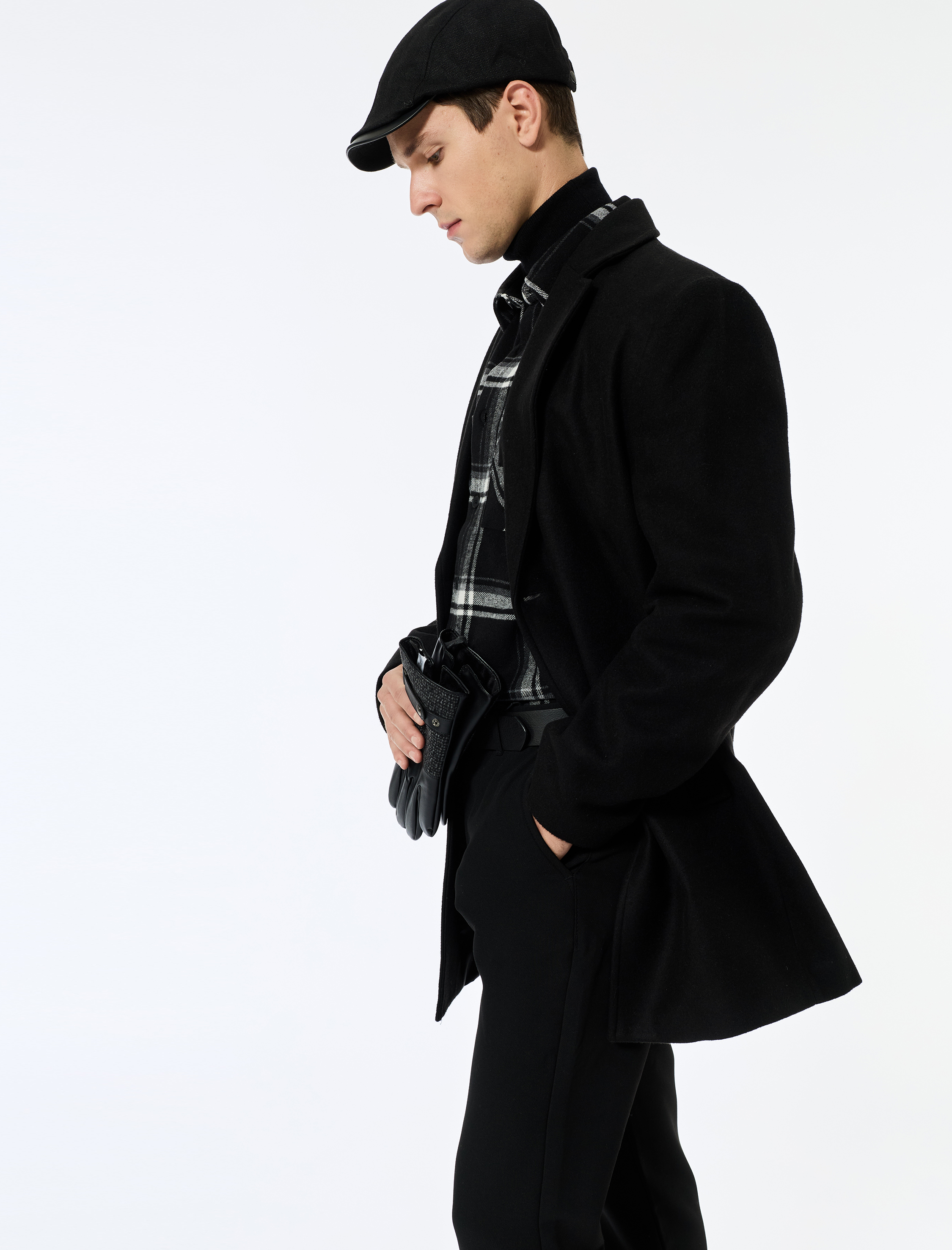   Uzun Kollu Cepli Kruvaze Yaka Kaşe Kaban