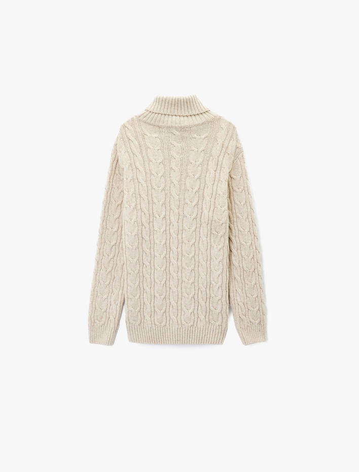  Uzun Kollu Dokulu Boğazlı Triko Kazak