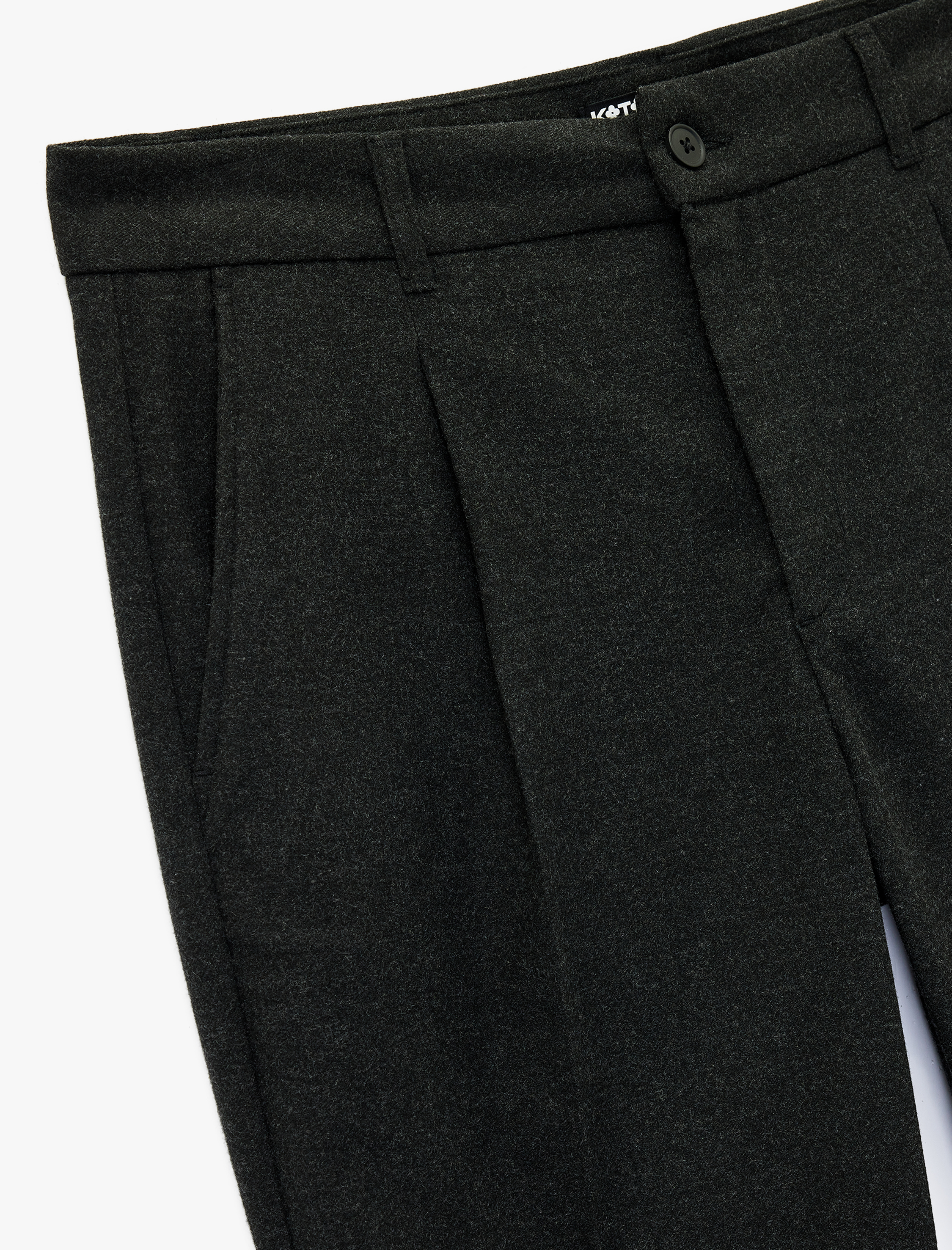   Regular Fit Viskon Karışımlı Cepli Pileli Kumaş Pantolon