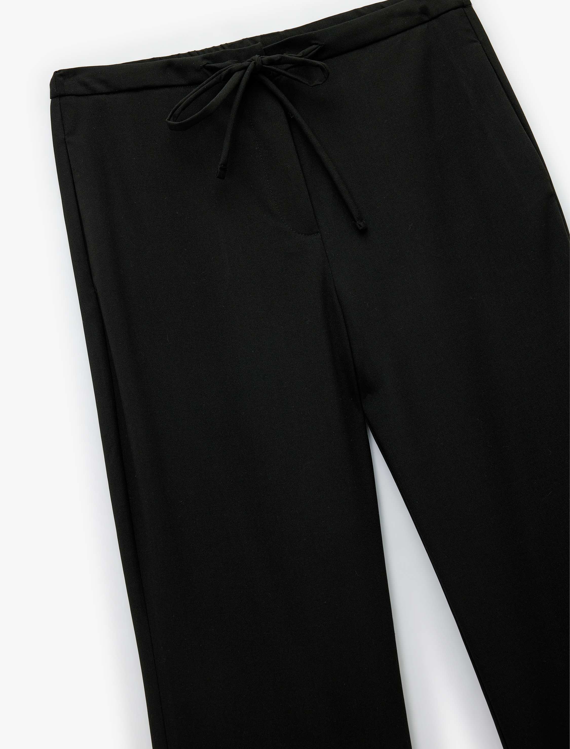  Beli Bağcıklı Düz Bol Paça Pantolon
