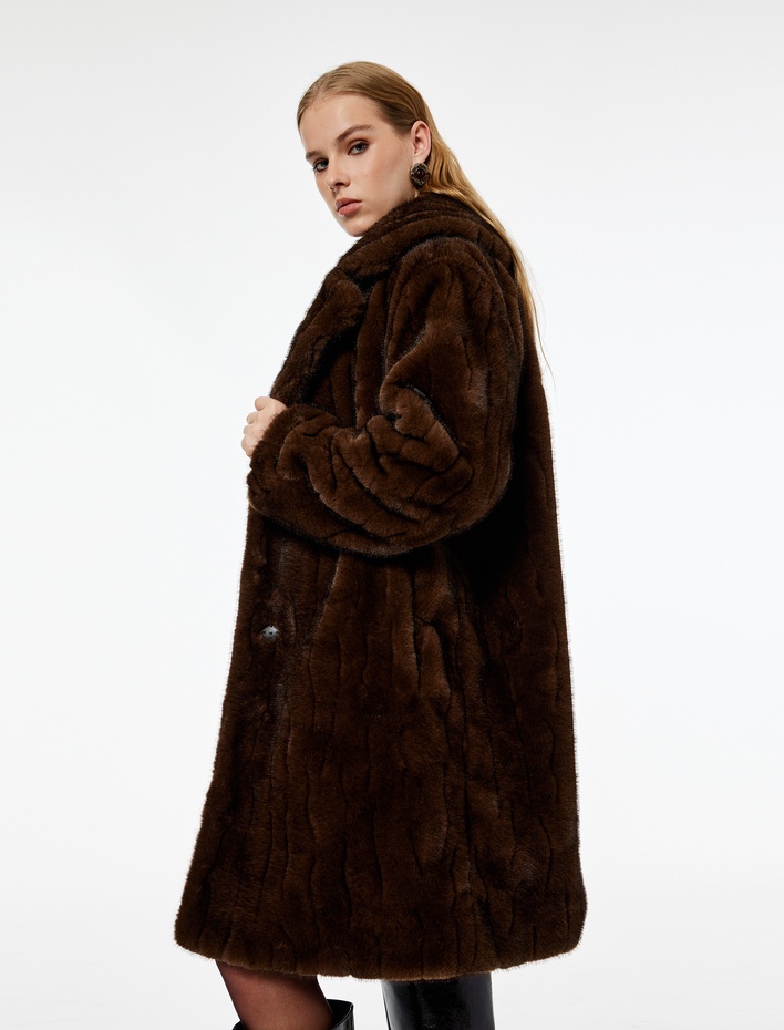  Koton X Melis Ağazat - Suni Kürk Kaban Düğmeli Uzun Kollu Cepli