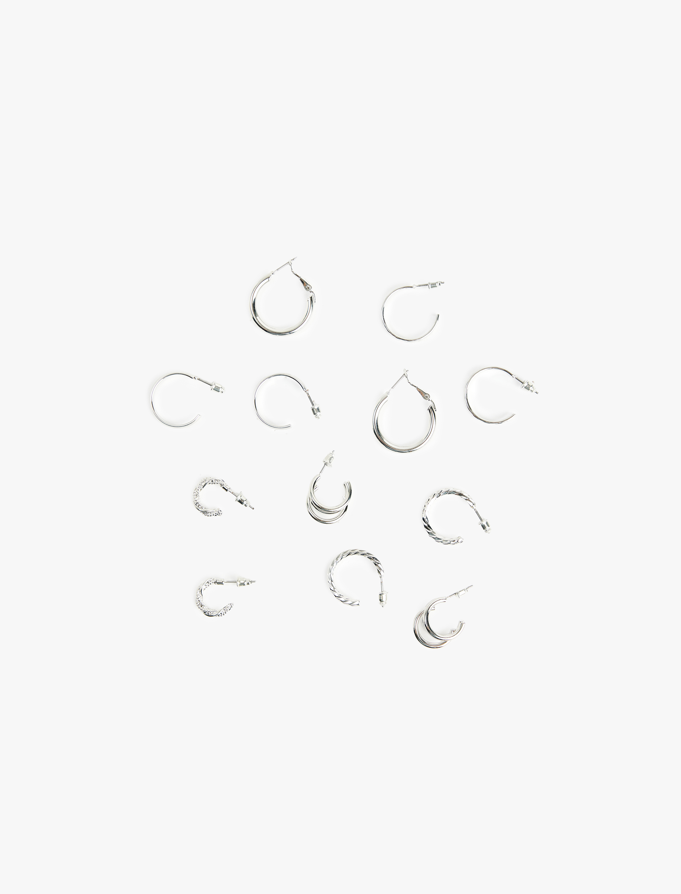  Kadın 6'lı Çelik Küpe Seti