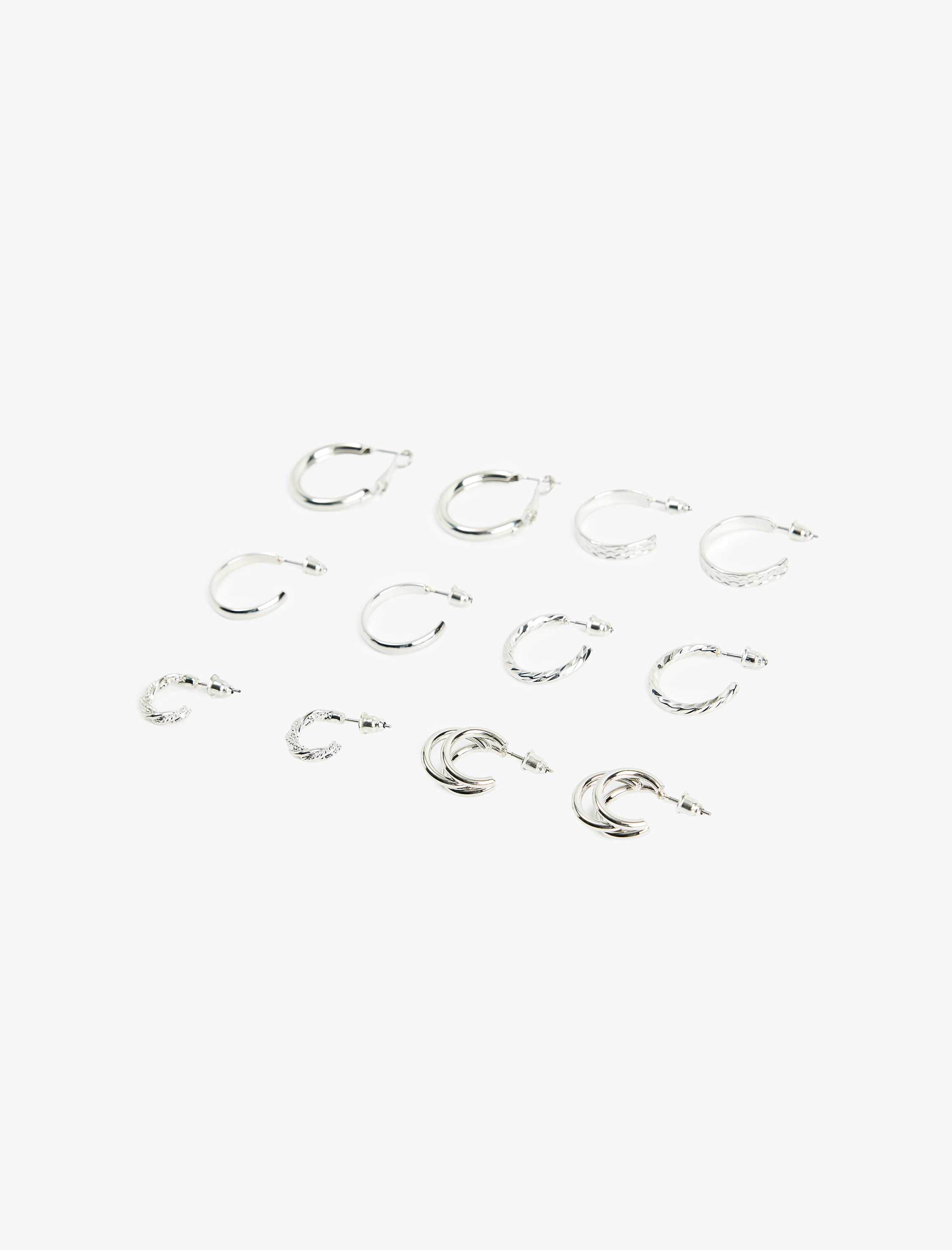  Kadın 6'lı Çelik Küpe Seti