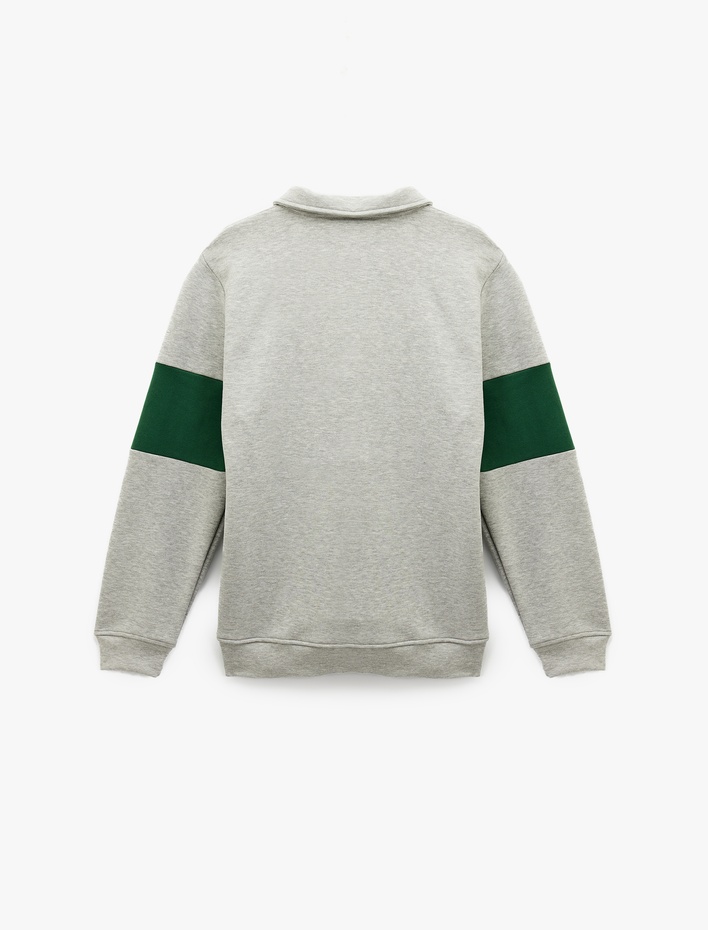  Regular Fit Renk Bloklu Yarım Fermuarlı Baskılı Polo Yaka Sweatshirt