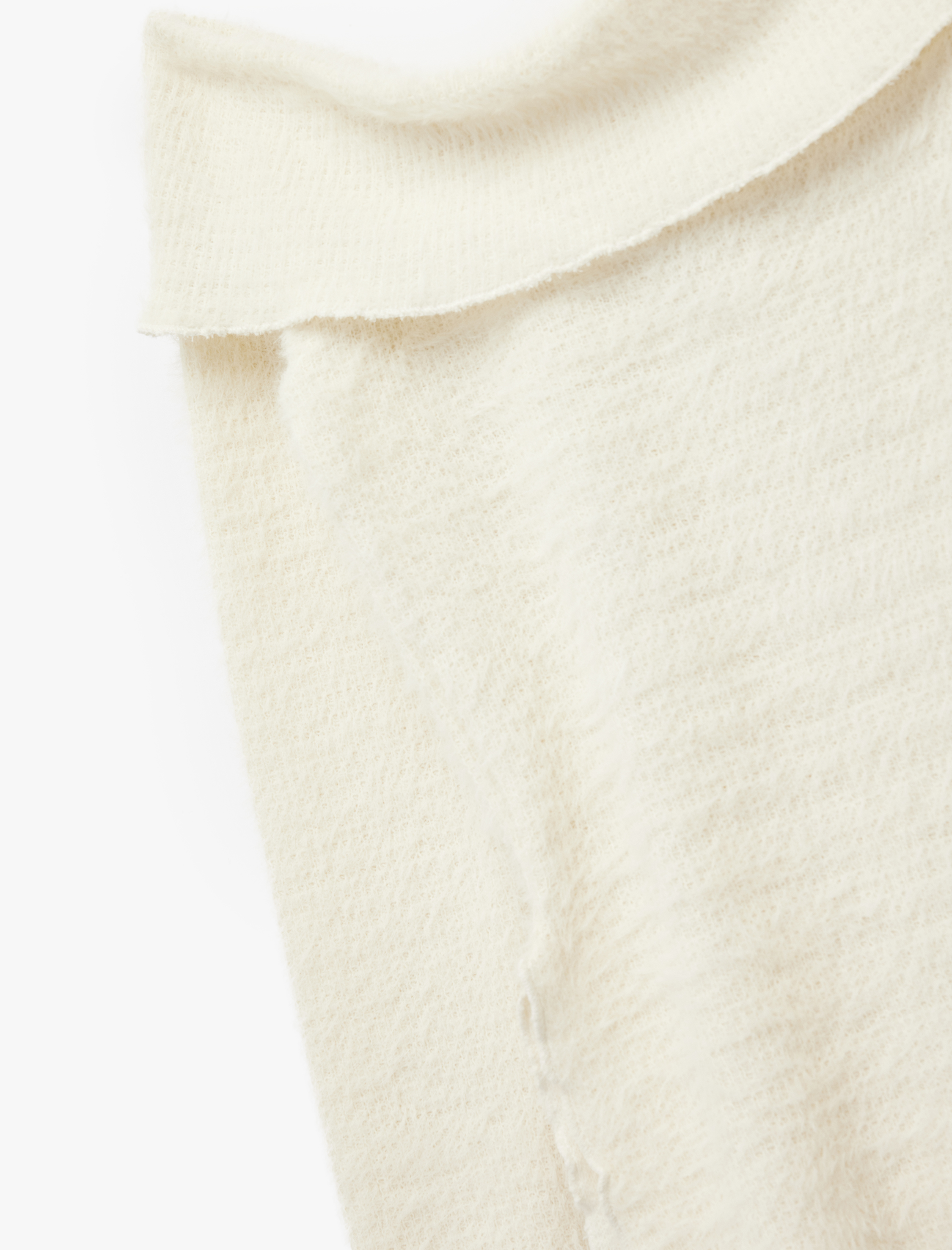   Koton X Sibil Çetinkaya - Slim Fit Uzun Kollu Omzu Açık Peluş Kazak