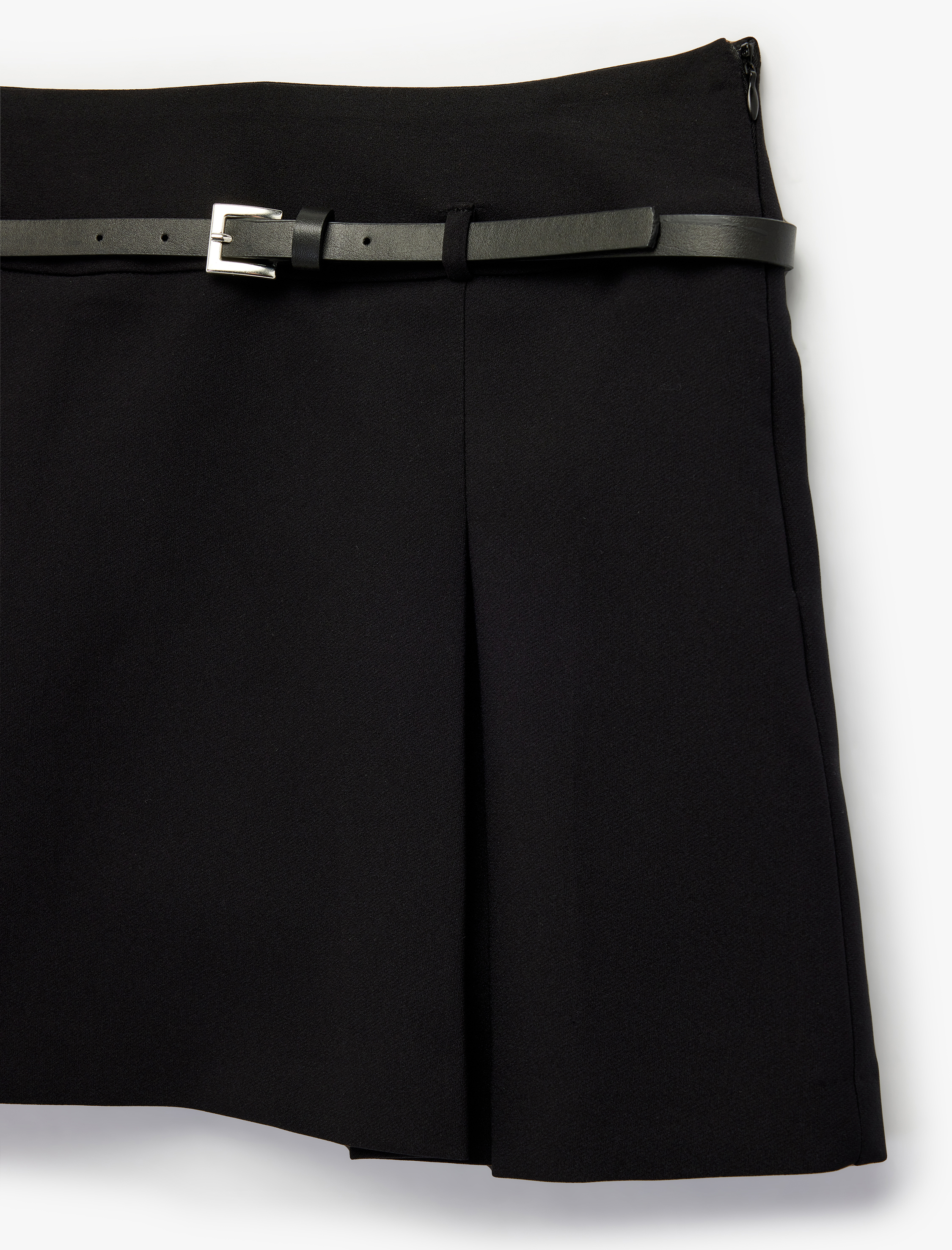   Pile Detaylı Kemerli Mini Etek