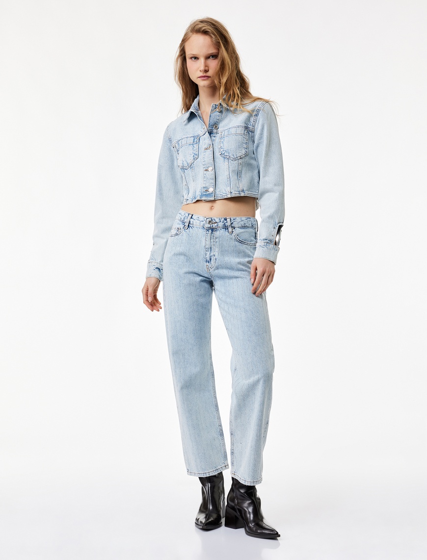 Koton Kadın Cepli Düğmeli Normal Bel Pamuklu Taş Detaylı Düz Paça Jean Pantolon - Straight Jeans