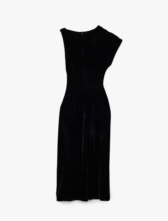  Slim Fit Asimetrik Yaka Düğüm Detaylı Kruvaze Kadife Elbise