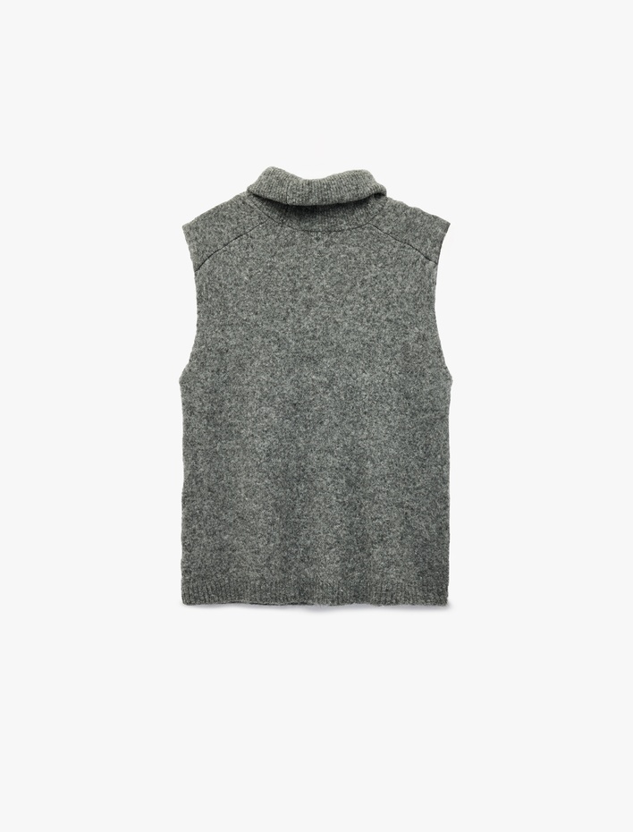  Koton X Sibil Çetinkaya - Aksesuar Detaylı Balıkçı Yaka Oversize Süveter