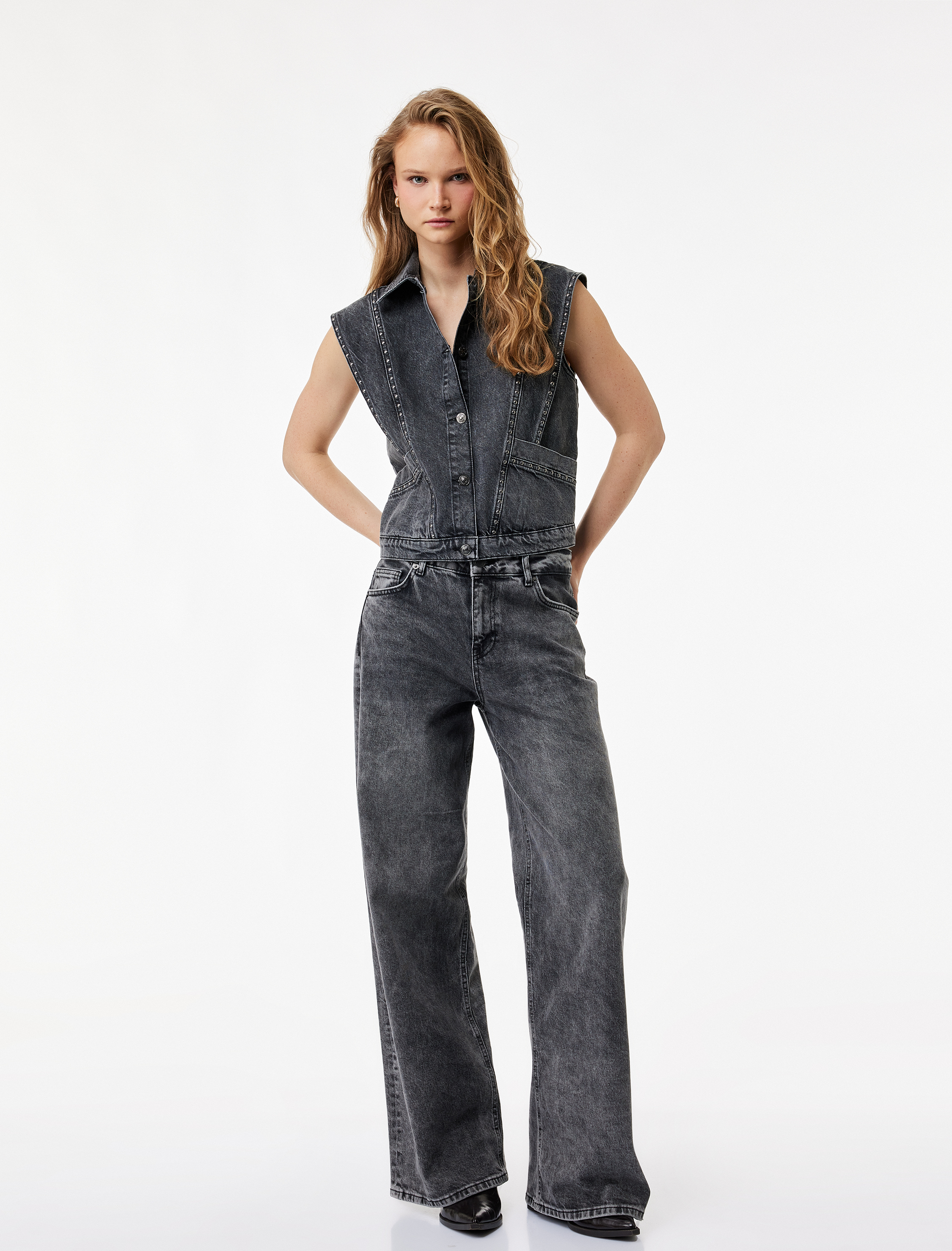   Metal Aksesuarlı Düğmeli Kolsuz Klasik Yaka Denim Yelek