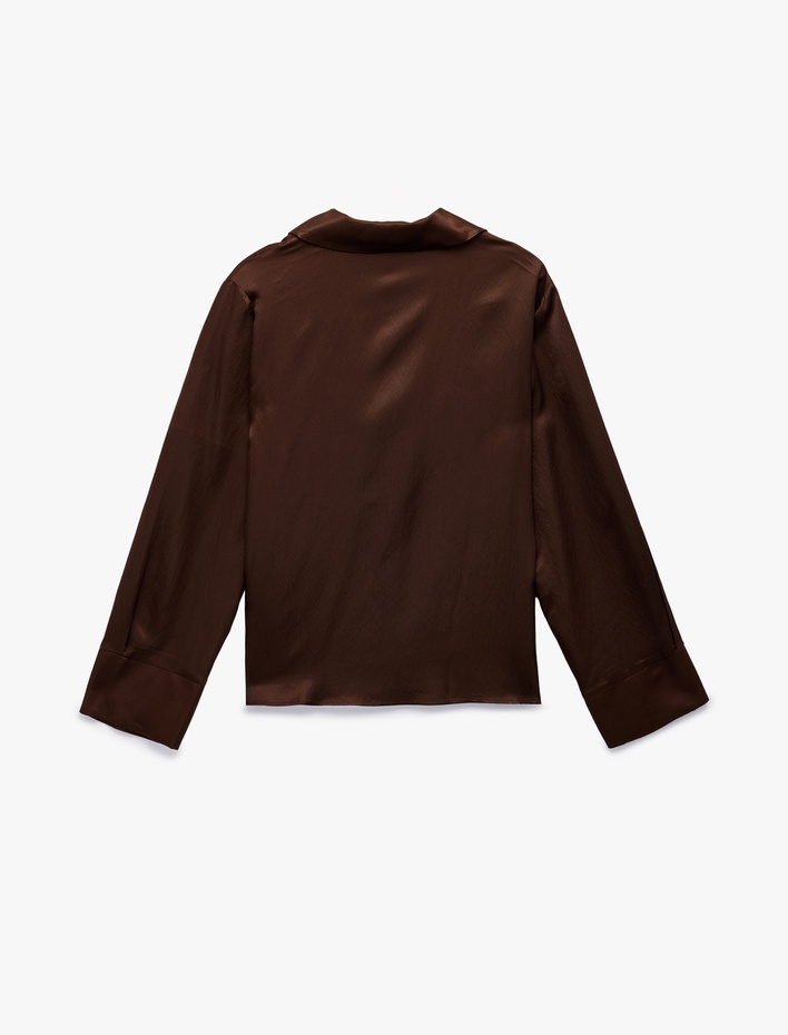  Koton X Şahika Ercümen - Bol Kalıp Uzun Kollu Kaçık Yaka Saten Gömlek