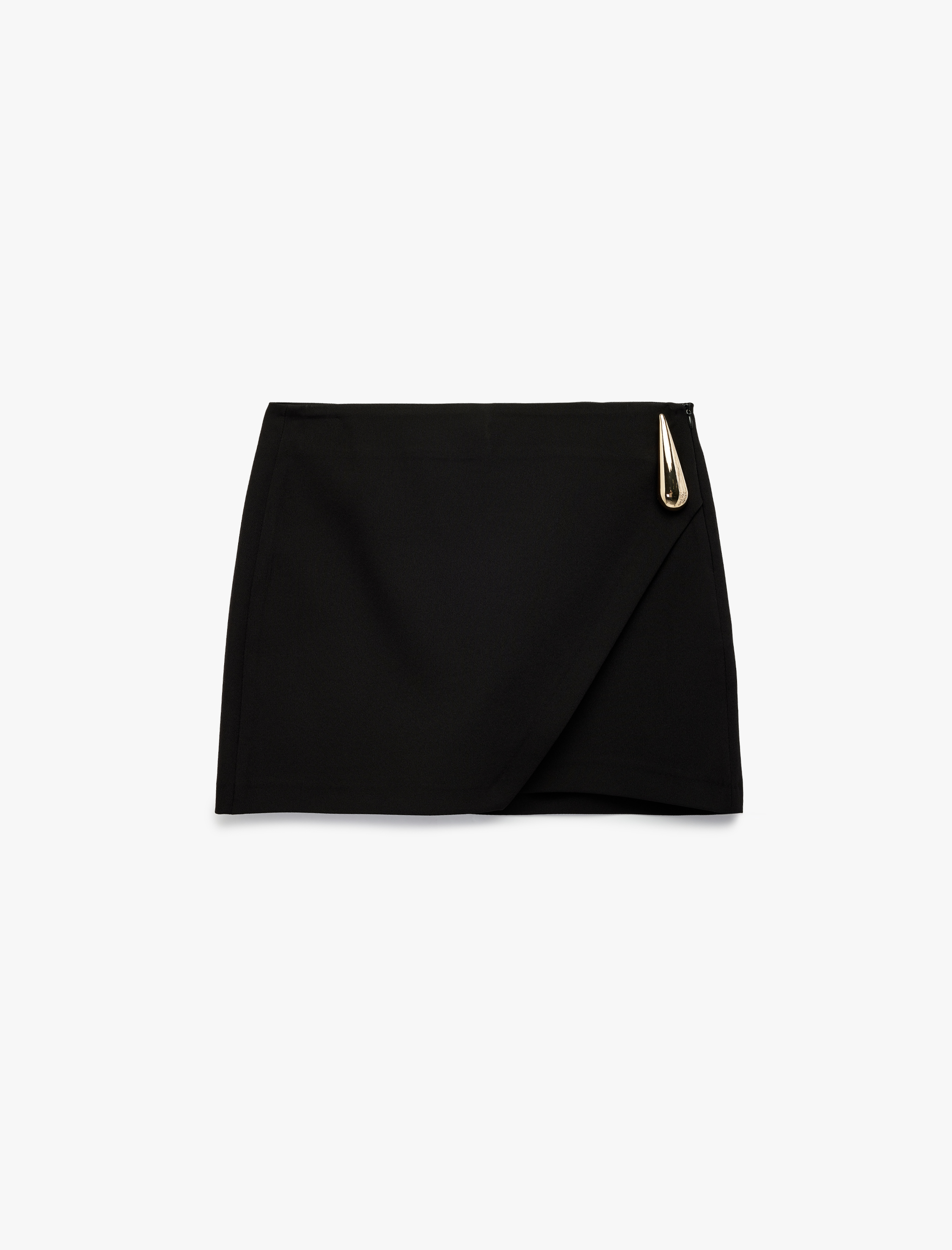   Aksesuar Detaylı Kruvaze Mini Şort Etek