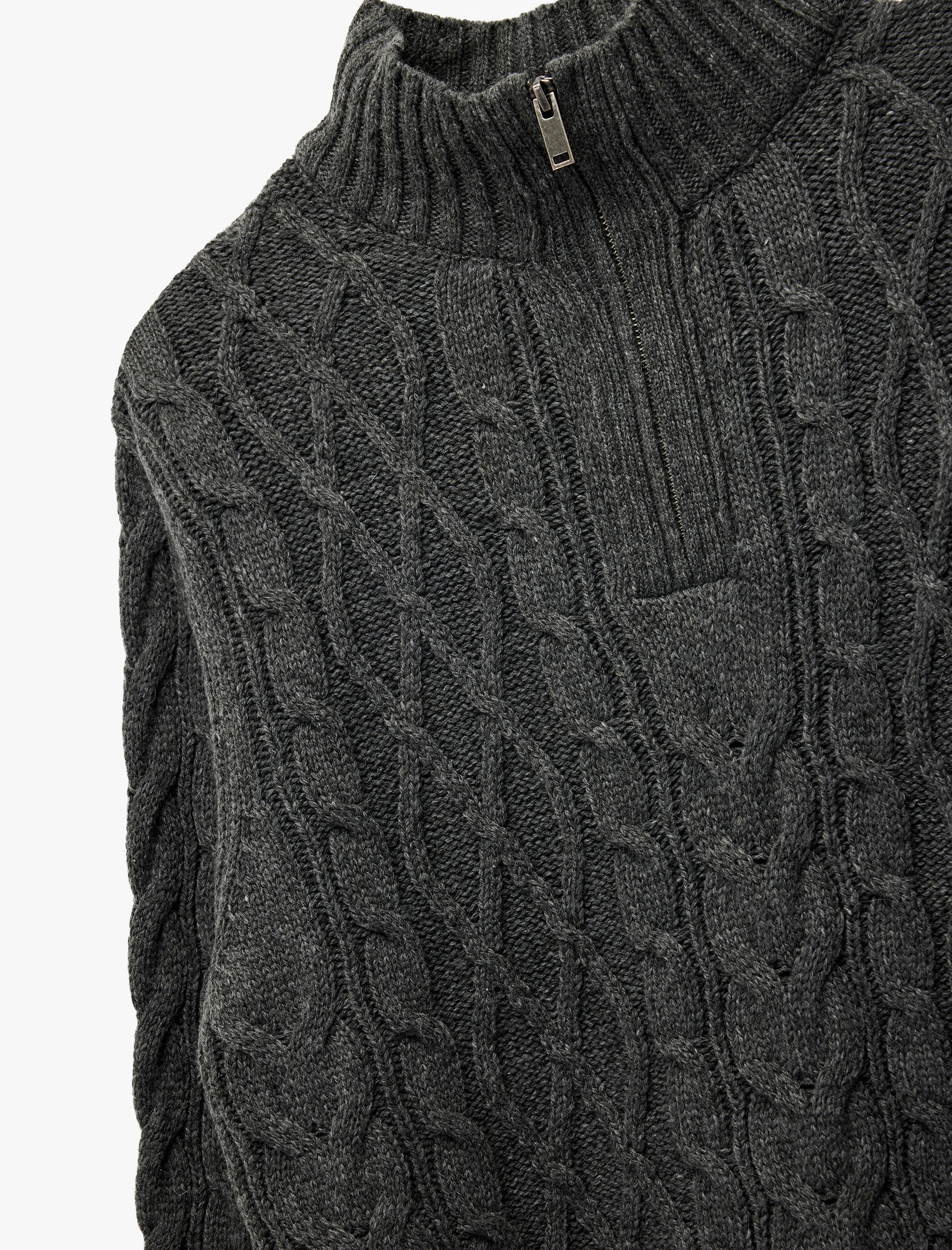   Uzun Kollu Dokulu Yarım Fermuarlı Triko Kazak