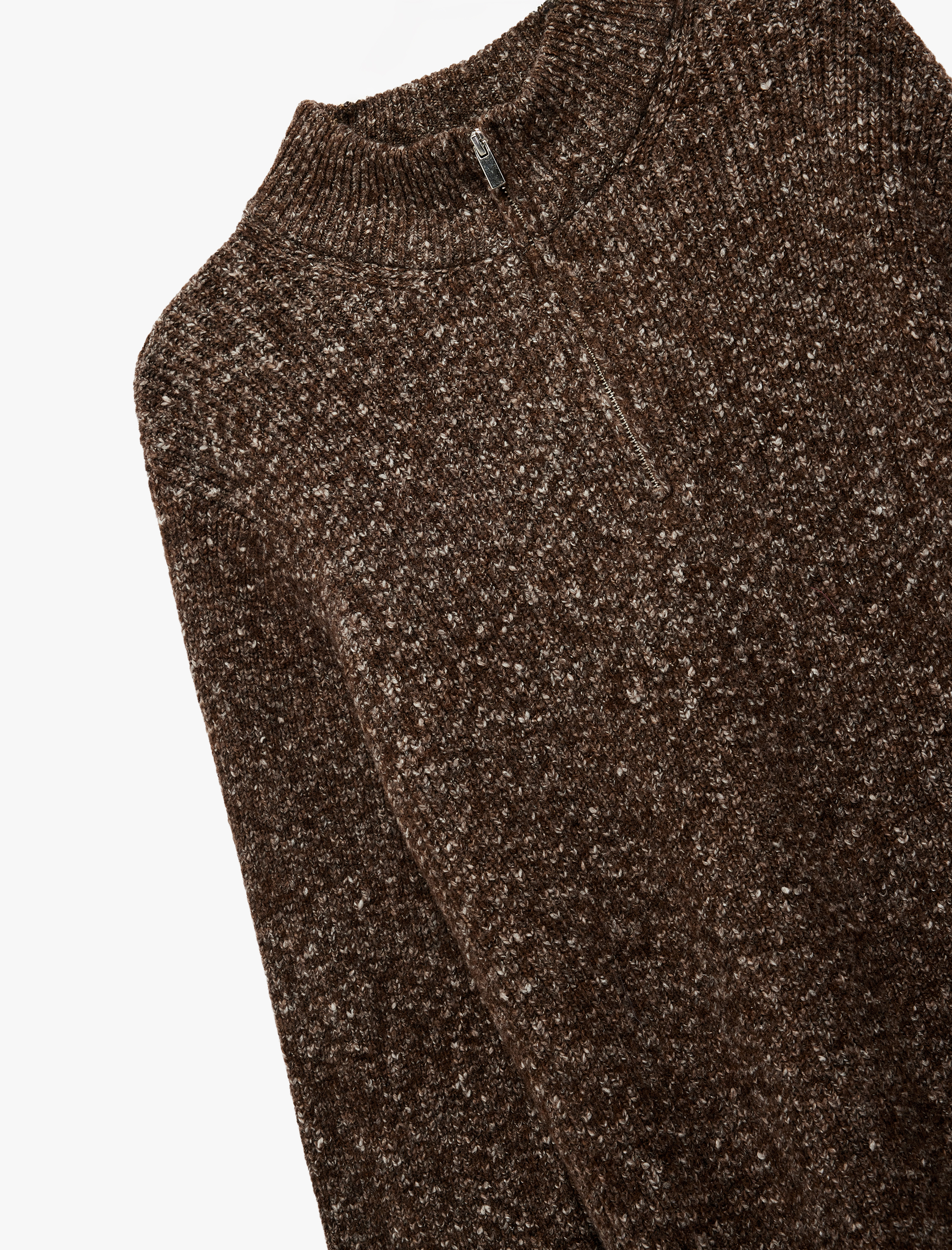   Uzun Kollu Desenli Yarım Fermuarlı Triko Kazak