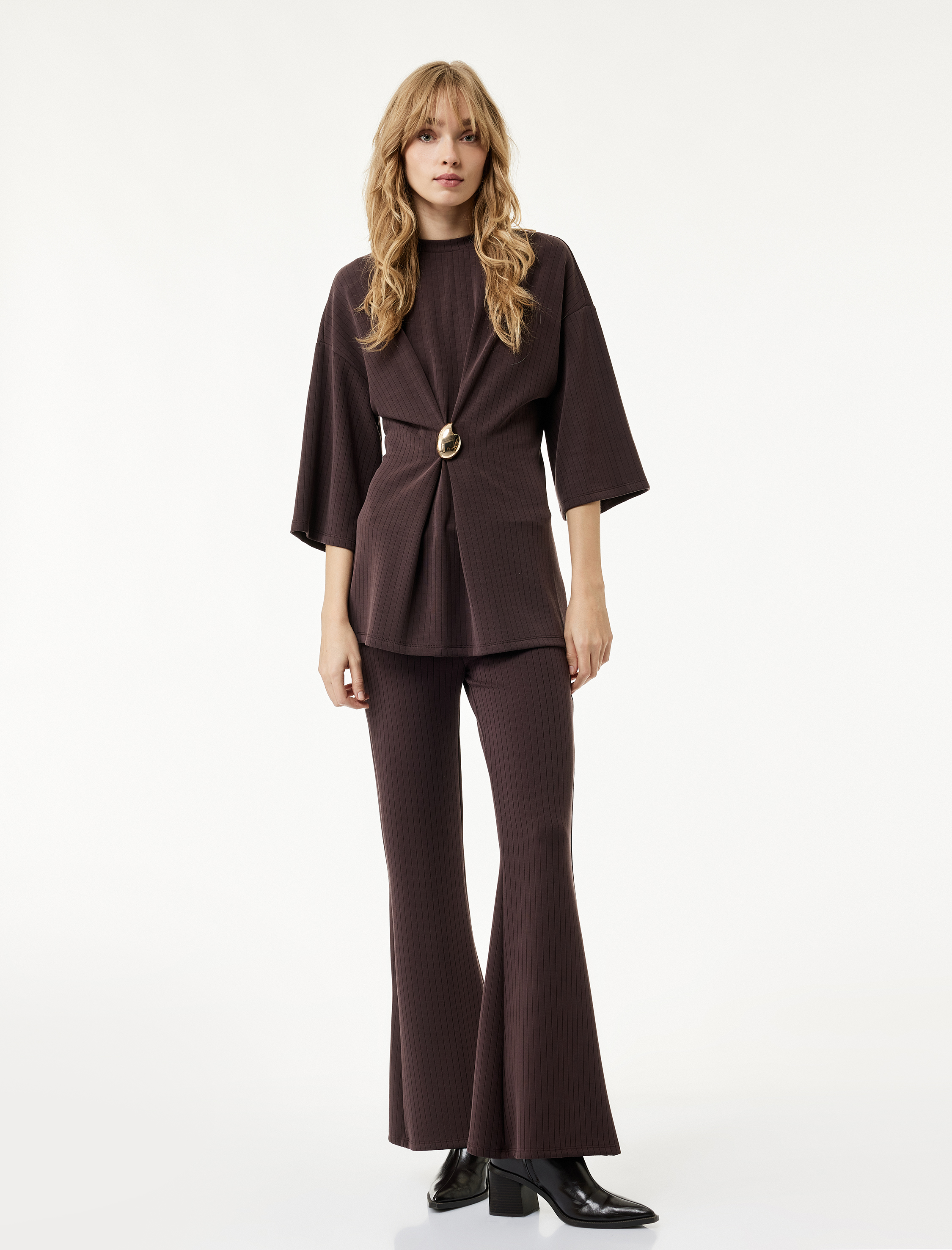   Rahat Kalıp Modal Kumaş 3/4 Kol Bisiklet Yaka Aksesuar Detaylı Uzun Tişört