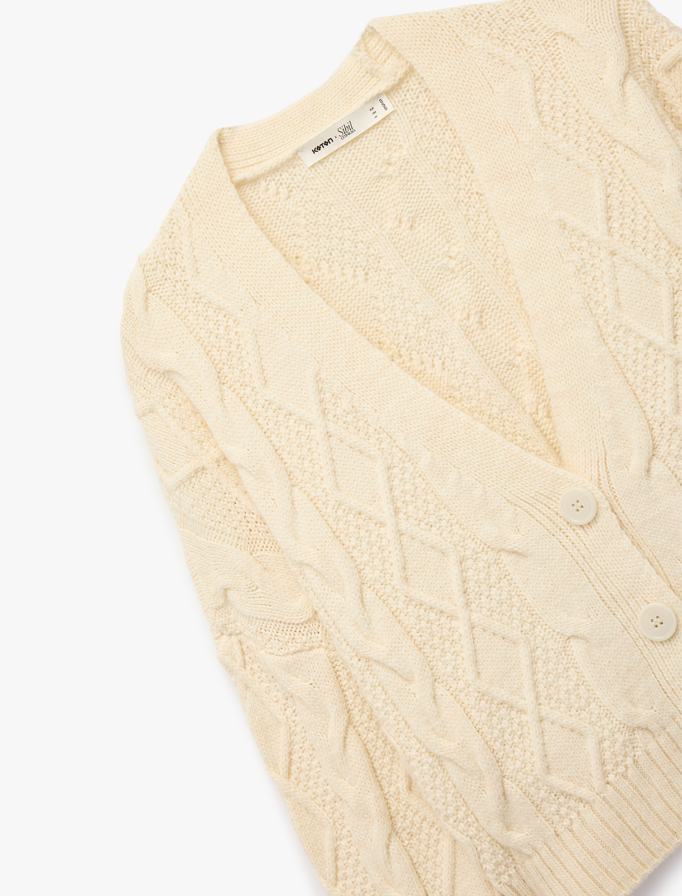   Koton X Sibil Çetinkaya - Uzun Kollu Düğmeli V Yaka Saç Örgü Crop Oversize Hırka