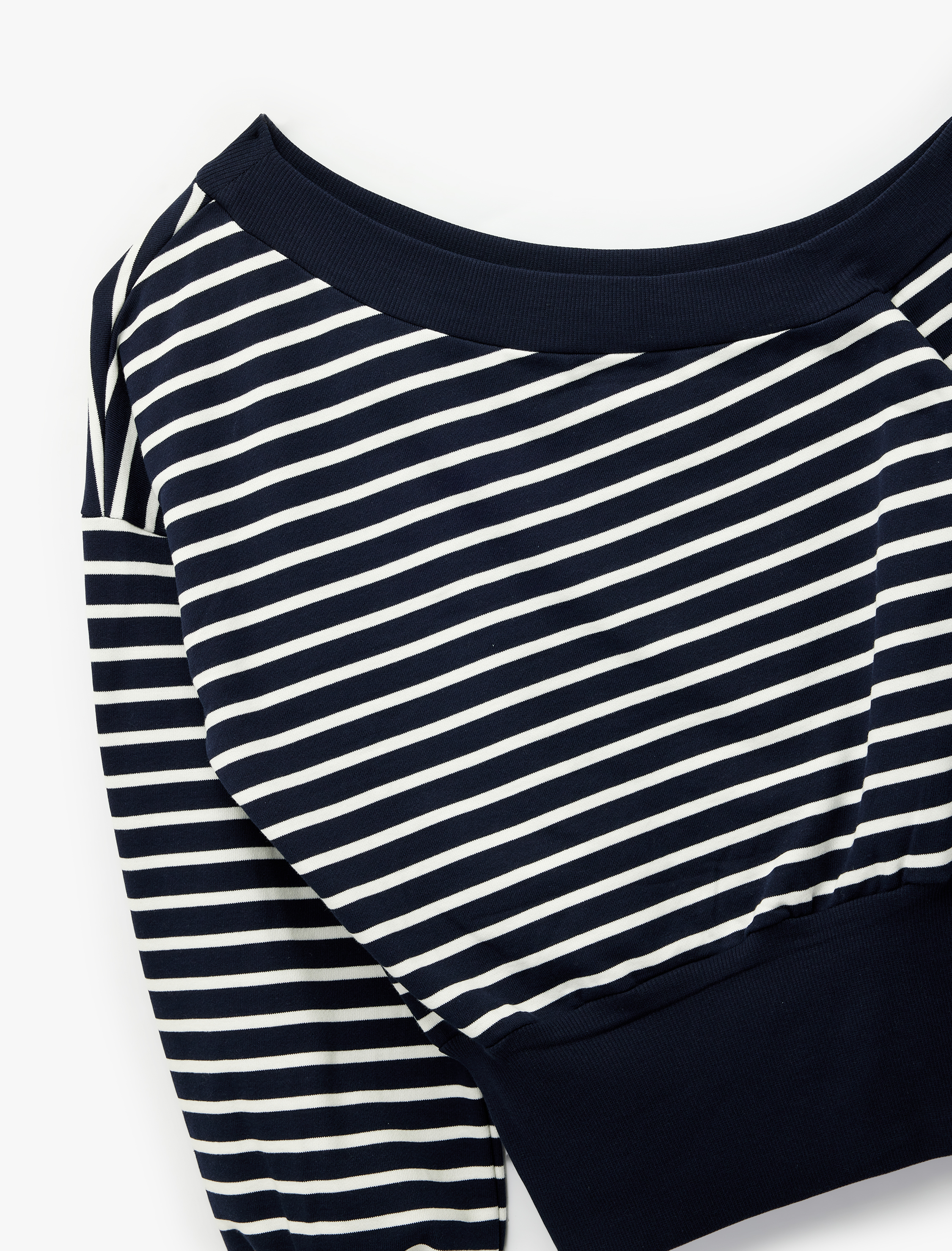   Çizgili Uzun Kollu Kayık Yaka Rahat Kalıp Omzu Açık Crop Sweatshirt