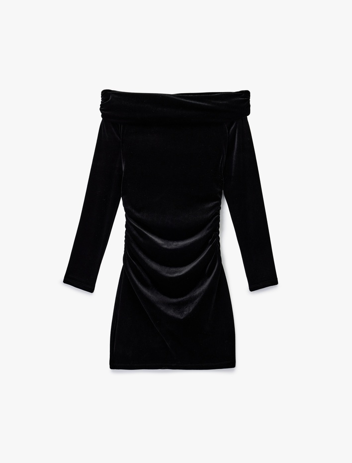  Slim Fit Uzun Kollu Omzu Açık Madonna Yaka Mini Kadife Elbise