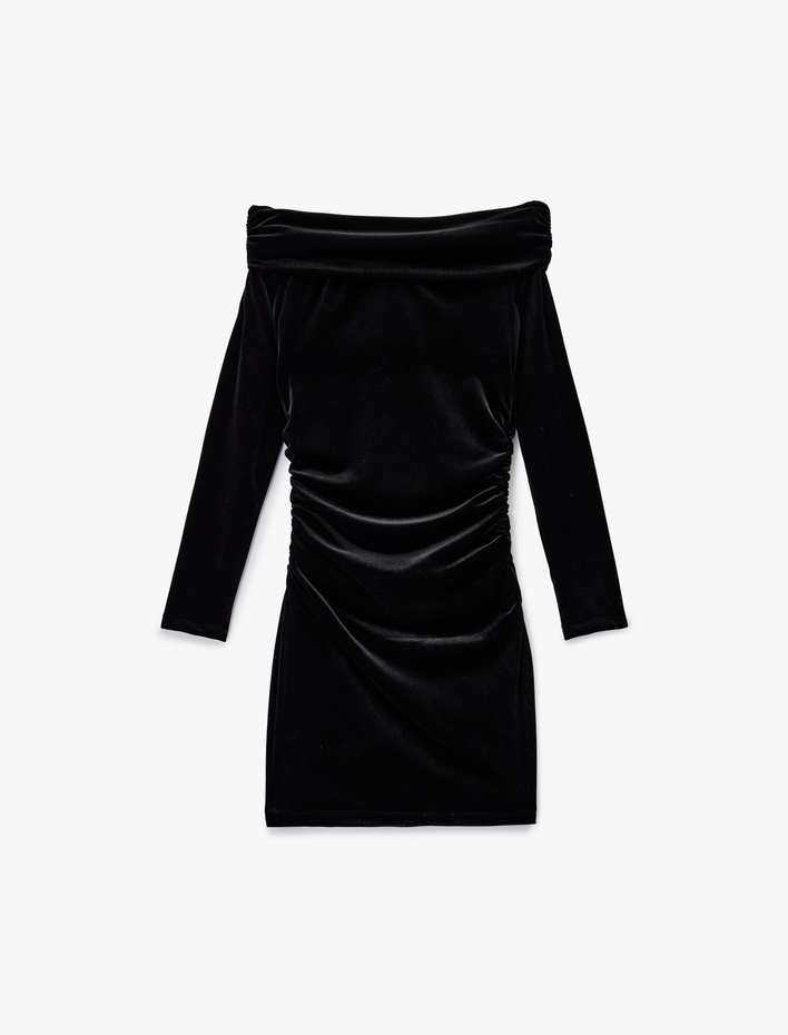  Slim Fit Uzun Kollu Omzu Açık Madonna Yaka Mini Kadife Elbise