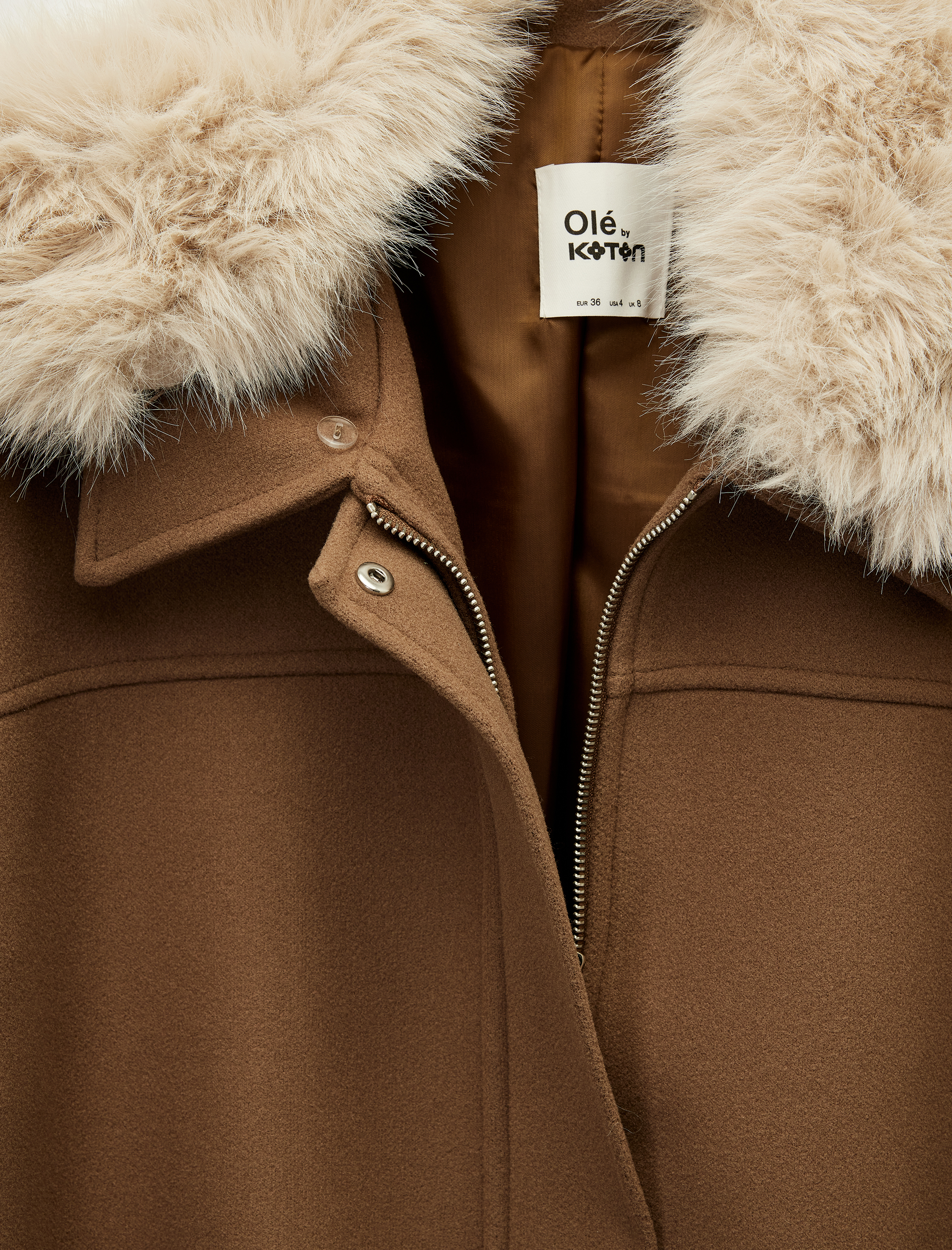   Çıkarılabilir Kürk Yakalı Uzun Kollu Ceket