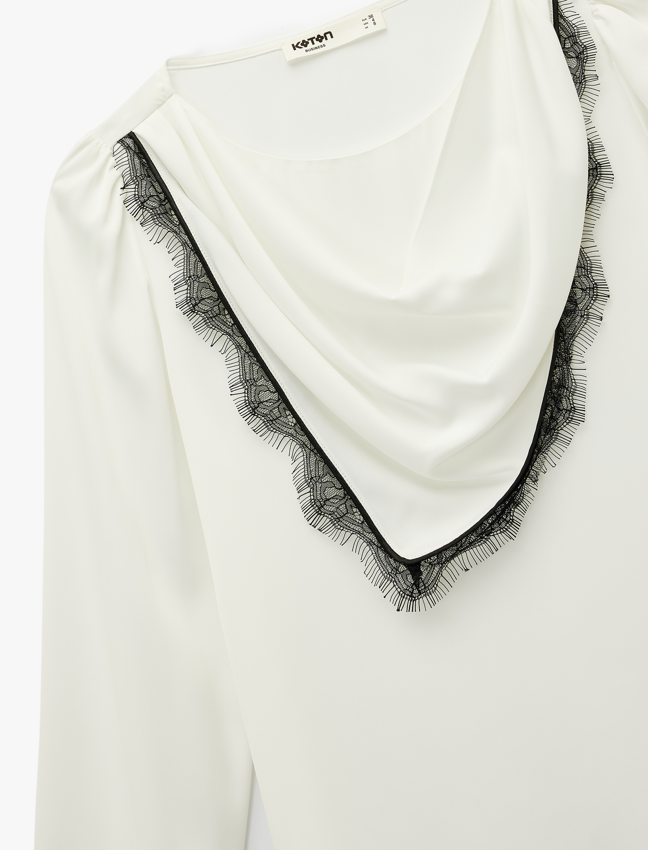   Dantel Detaylı Uzun Kollu Şal Yaka Bluz