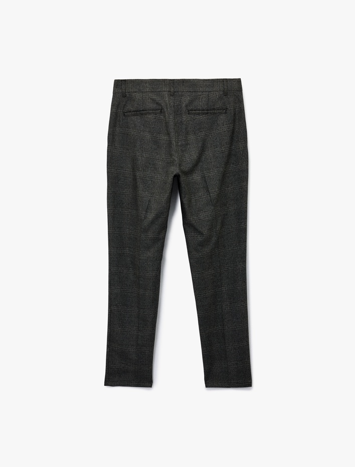  Regular Fit Viskon Karışımlı Cepli Düğmeli Kareli Kumaş Pantolon