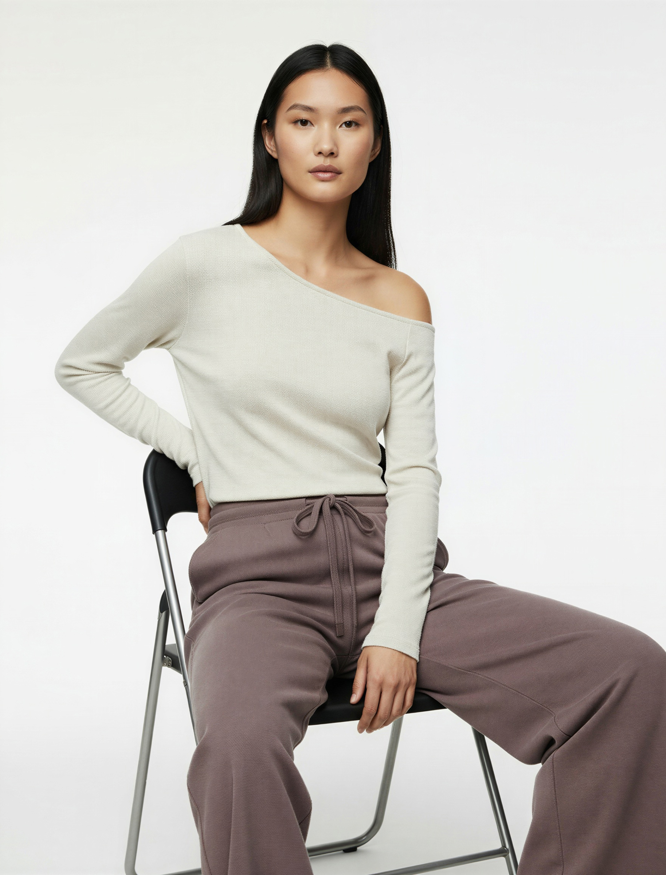   Asimetrik Yaka Slim Fit Omzu Açık Uzun Kollu Tişört