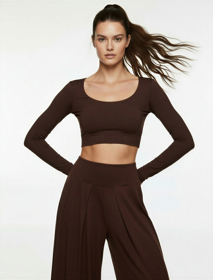 Koton Kadın Sırt Detaylı Kayık Yaka Uzun Kollu Crop Spor Tişört