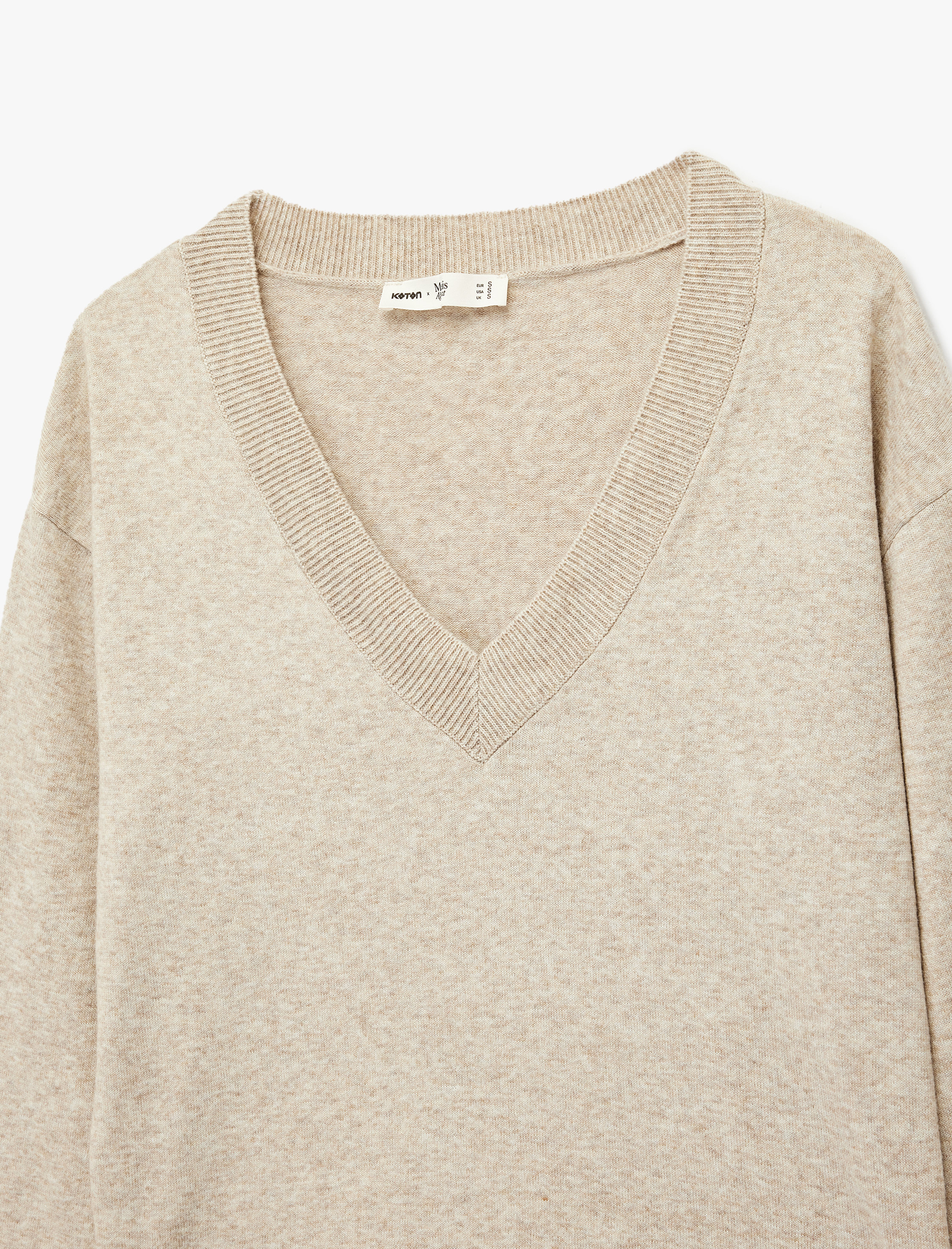  Koton X Melis Ağazat - Uzun Kollu V Yaka Triko Oversize Kazak