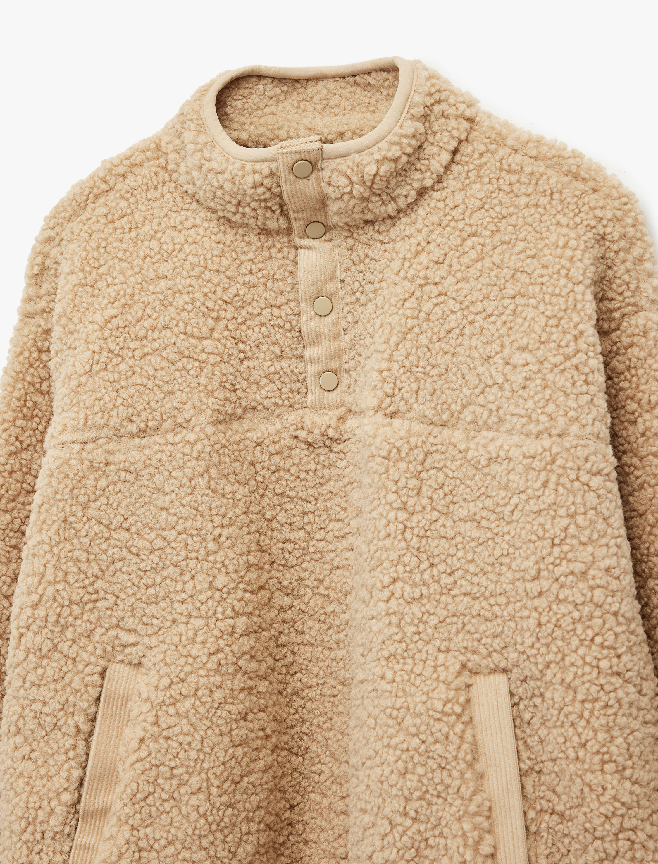   Dik Yaka Uzun Kollu Düğmeli Cep Detaylı Peluş Ceket