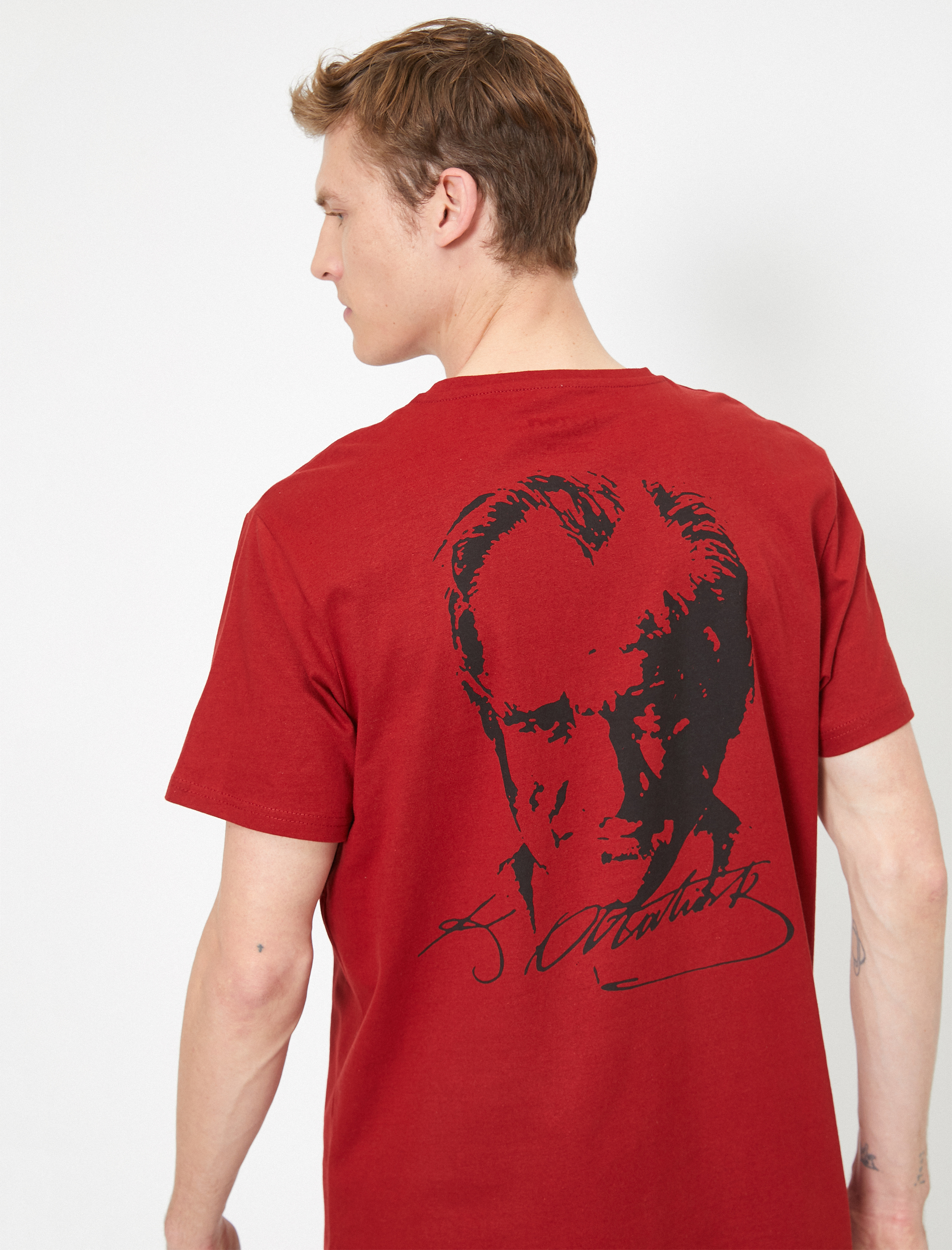   Atatürk Baskılı Tişört