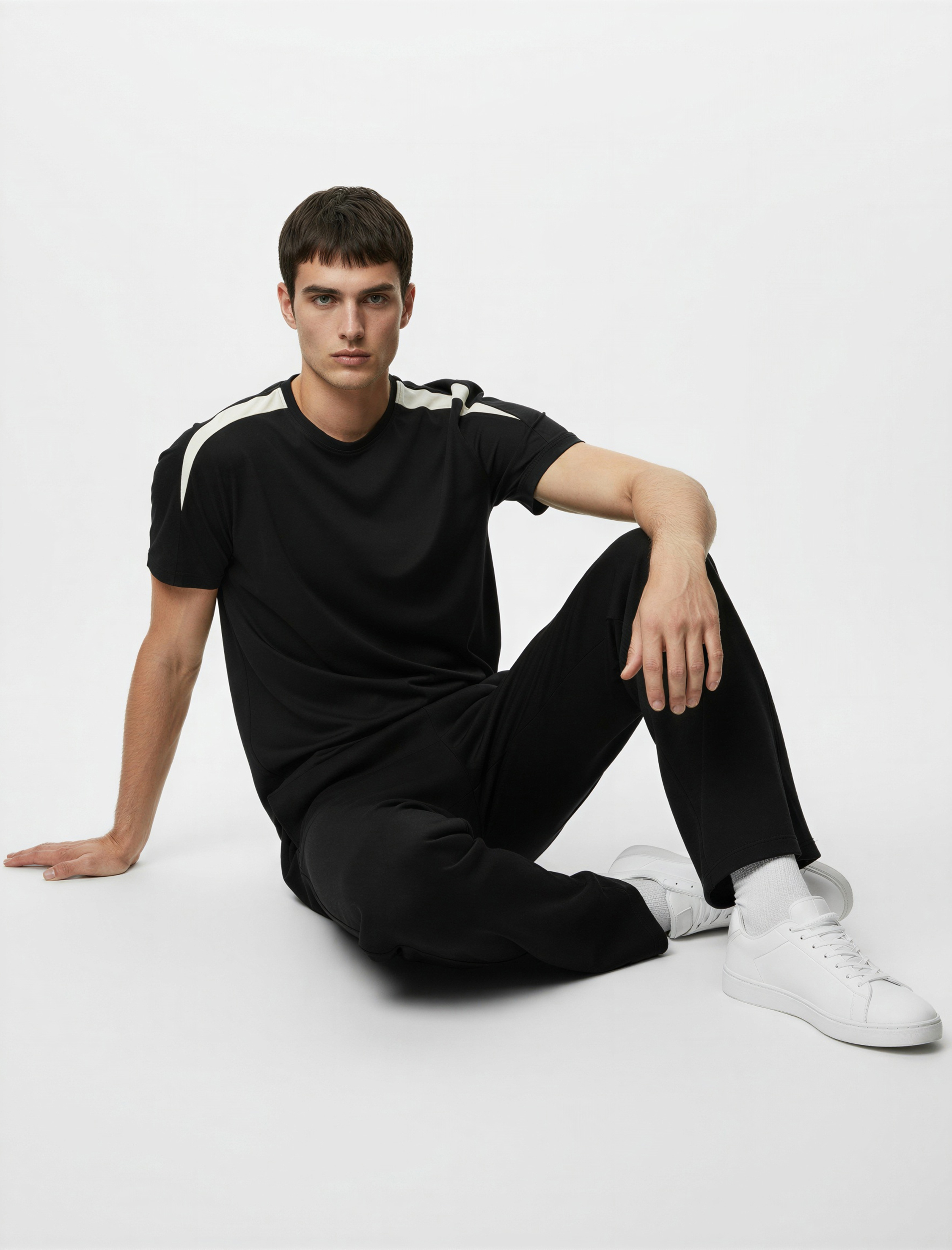   Regular Fit Kısa Kollu Renk Kontrastlı Bisiklet Yaka Spor Tişört