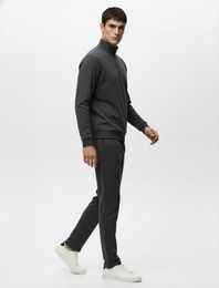 Uzun Kollu Dik Yaka Yarım Fermuarlı Oversize Spor Sweatshirt