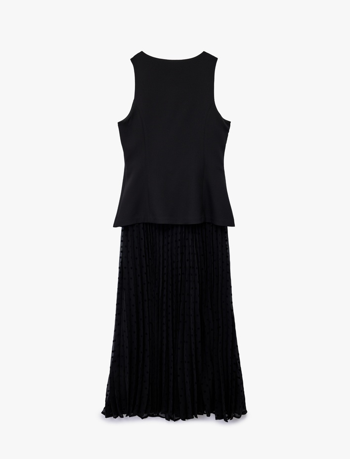  Bisiklet Yaka Kolsuz Katlı Düğmeli Cep Detaylı Volanlı Uzun Elbise