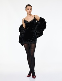 Dantel Detaylı İnce Askılı Kadife Bluz