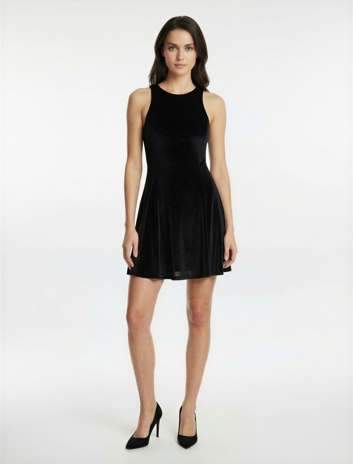  Dar Kesim Simli Kolsuz Halter Yaka Mini Abiye Elbise