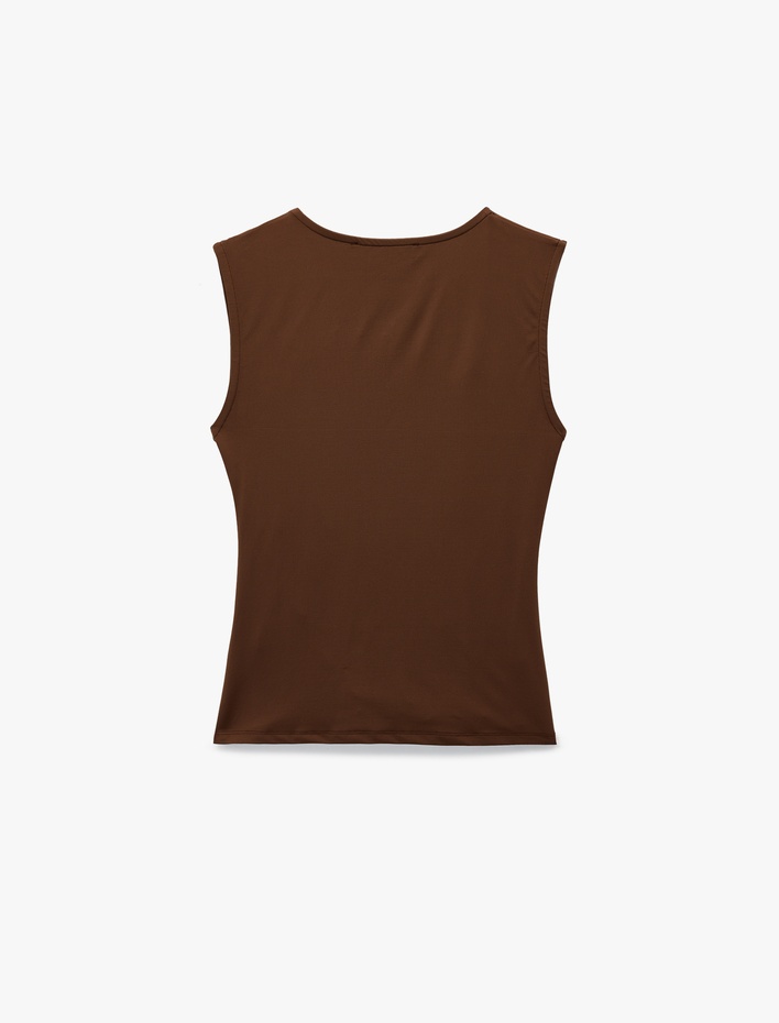  Slim Fit Kayık Yuvarlak Yaka Dantel Detaylı Kolsuz Bluz