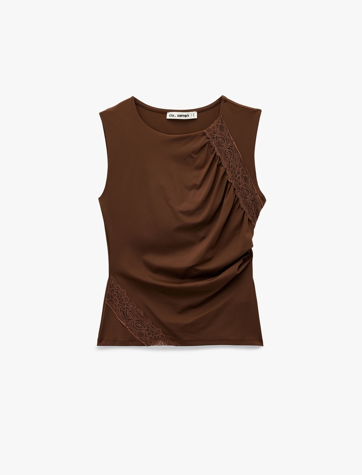  Slim Fit Kayık Yuvarlak Yaka Dantel Detaylı Kolsuz Bluz