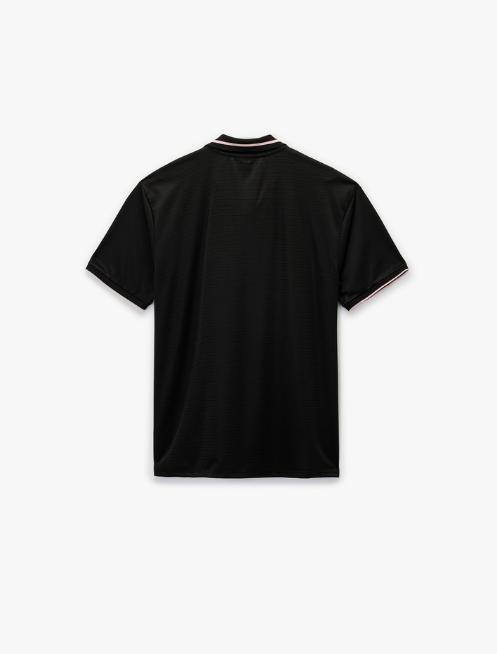  Rahat Kalıp Kısa Kollu Şerit Detaylı Polo Yaka Baskılı Spor Tişört