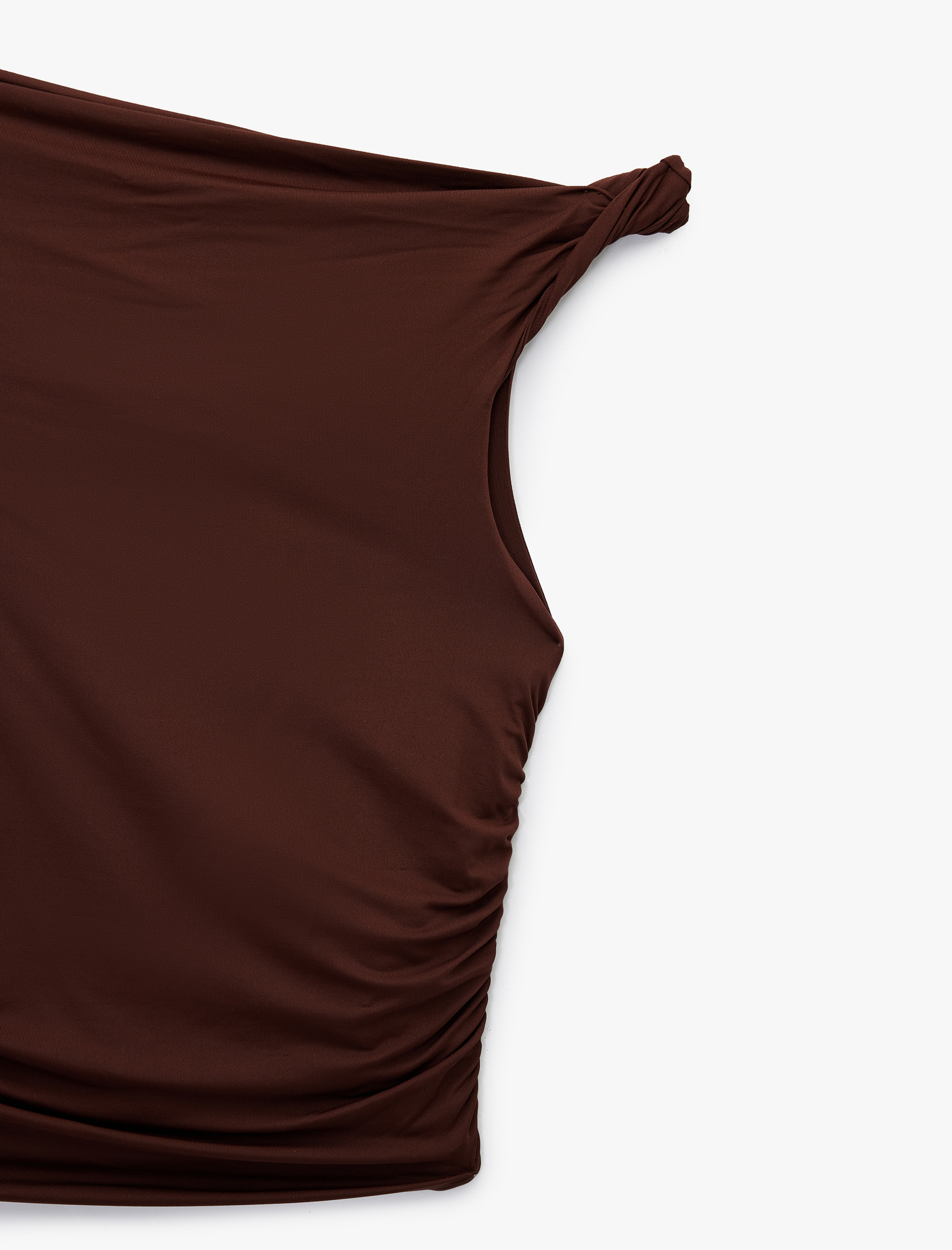   Uzun Kollu Slim Fit Tek Omuz Drapeli Asimetrik Yaka Tişört