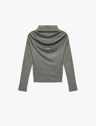 Koton X Şahika Ercüment - Uzun Kollu Dik Dökümlü Geniş Yaka Drapeli Tişört