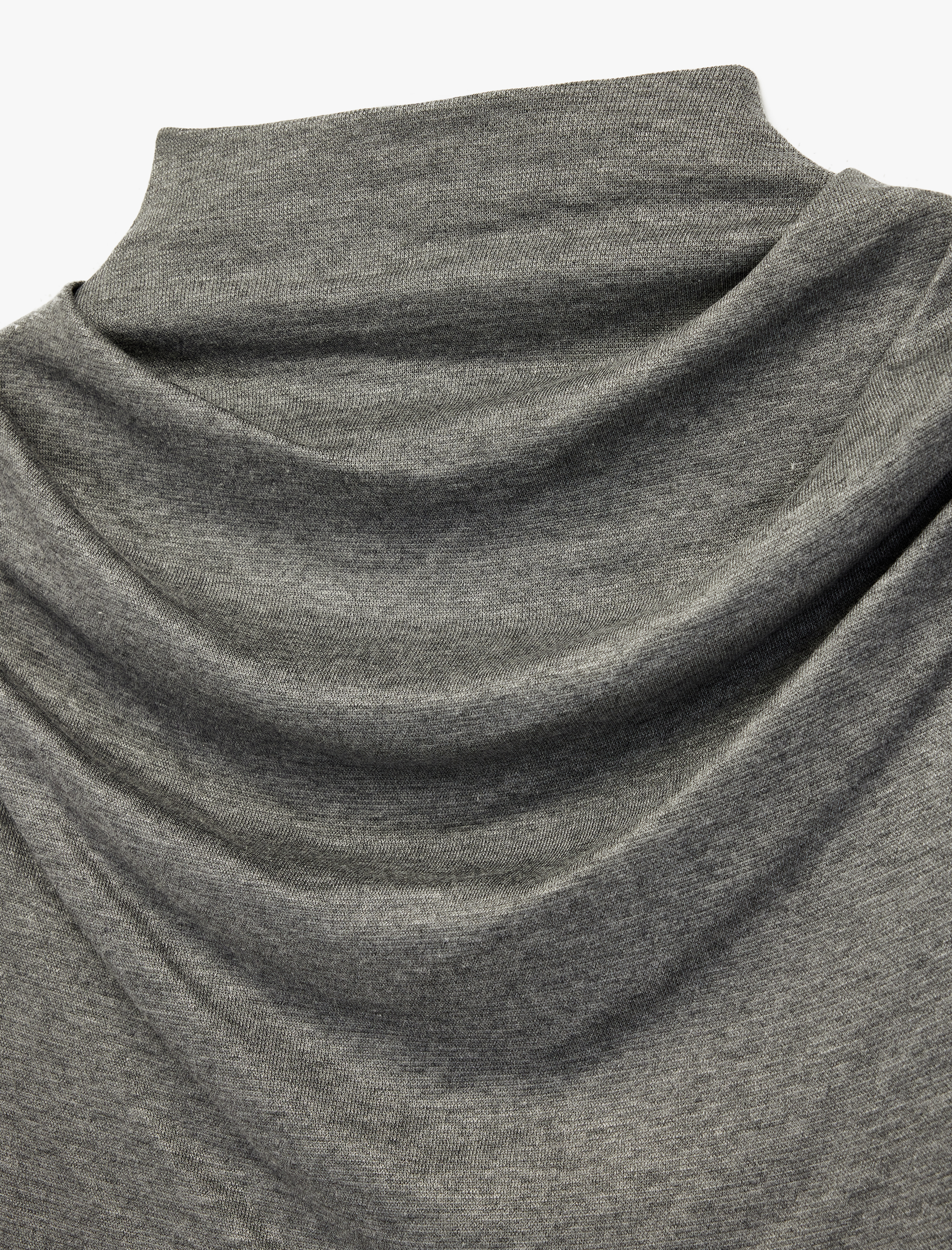   Koton X Şahika Ercüment - Uzun Kollu Dik Dökümlü Geniş Yaka Drapeli Tişört