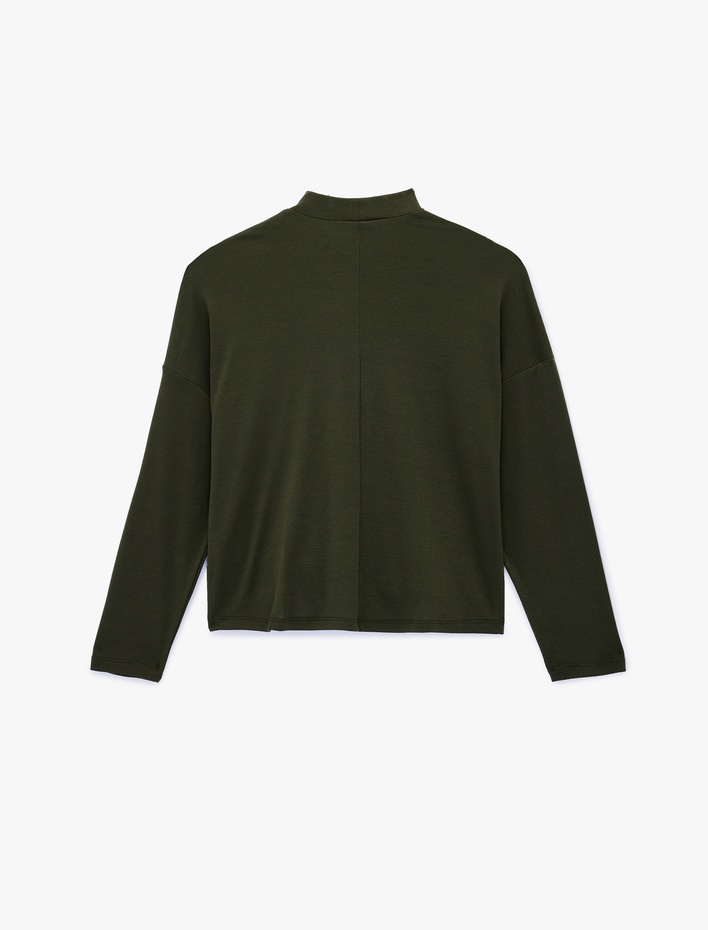  Uzun Kollu Düğme Aksesuar Detaylı Dik Yaka Triko Kazak