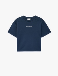 Pamuklu Nakış Detaylı Kısa Kollu Bisiklet Yaka Oversize Tişört